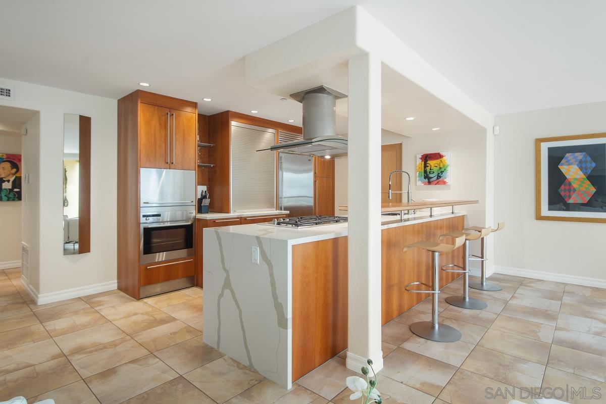 Detail Gallery Image 11 of 31 For 202  Coast Blvd  #4,  La Jolla,  CA 92037 - 3 Beds | 2/1 Baths