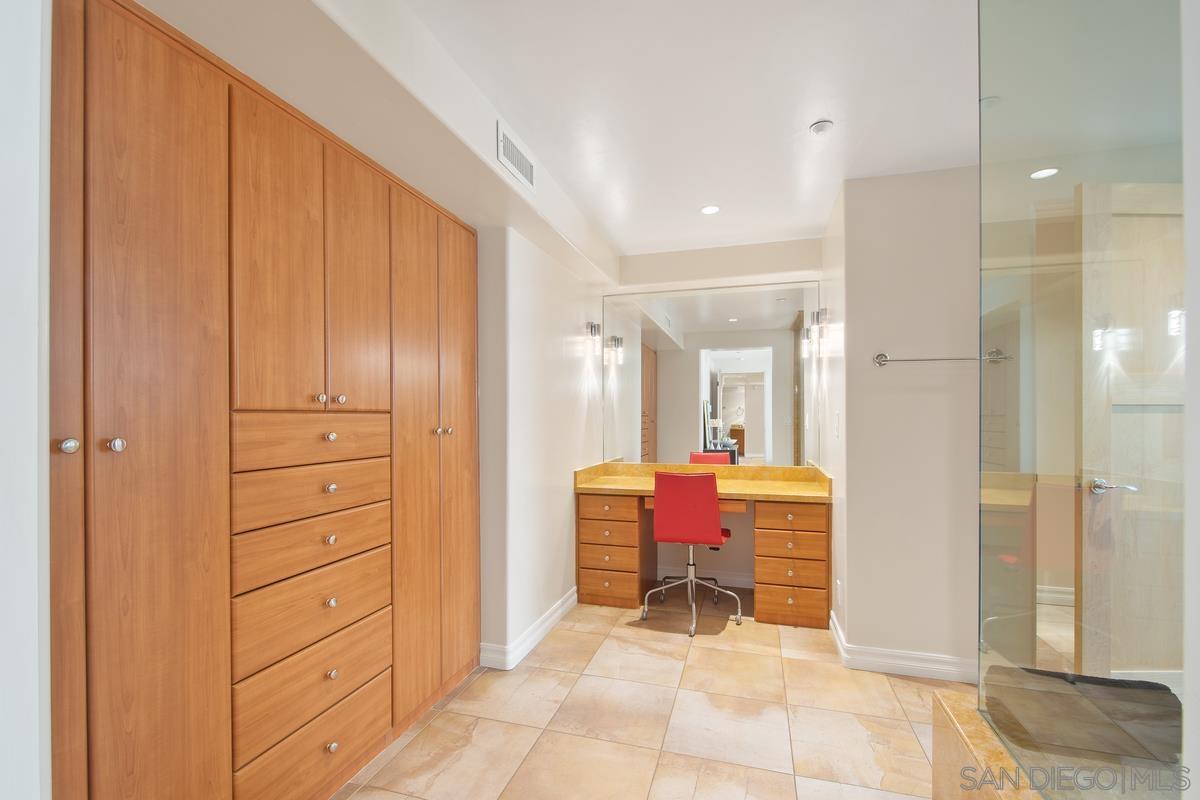 Detail Gallery Image 14 of 31 For 202  Coast Blvd  #4,  La Jolla,  CA 92037 - 3 Beds | 2/1 Baths