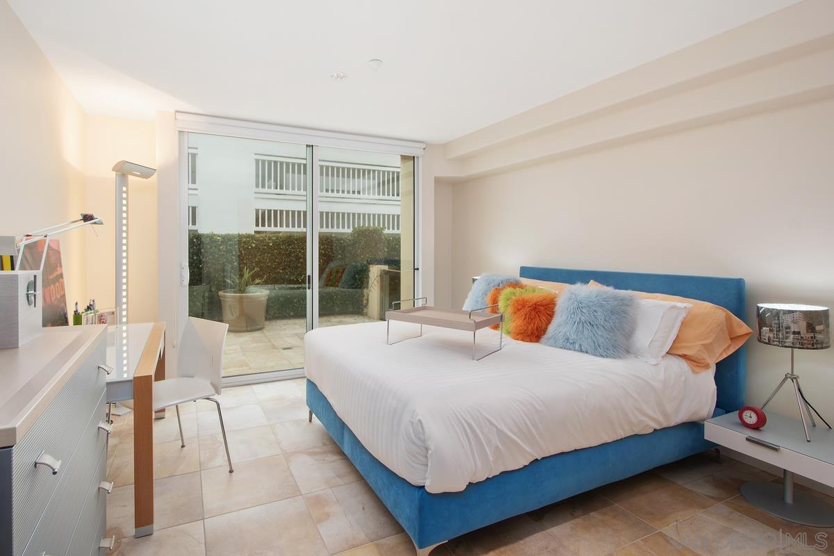 Detail Gallery Image 18 of 31 For 202  Coast Blvd  #4,  La Jolla,  CA 92037 - 3 Beds | 2/1 Baths