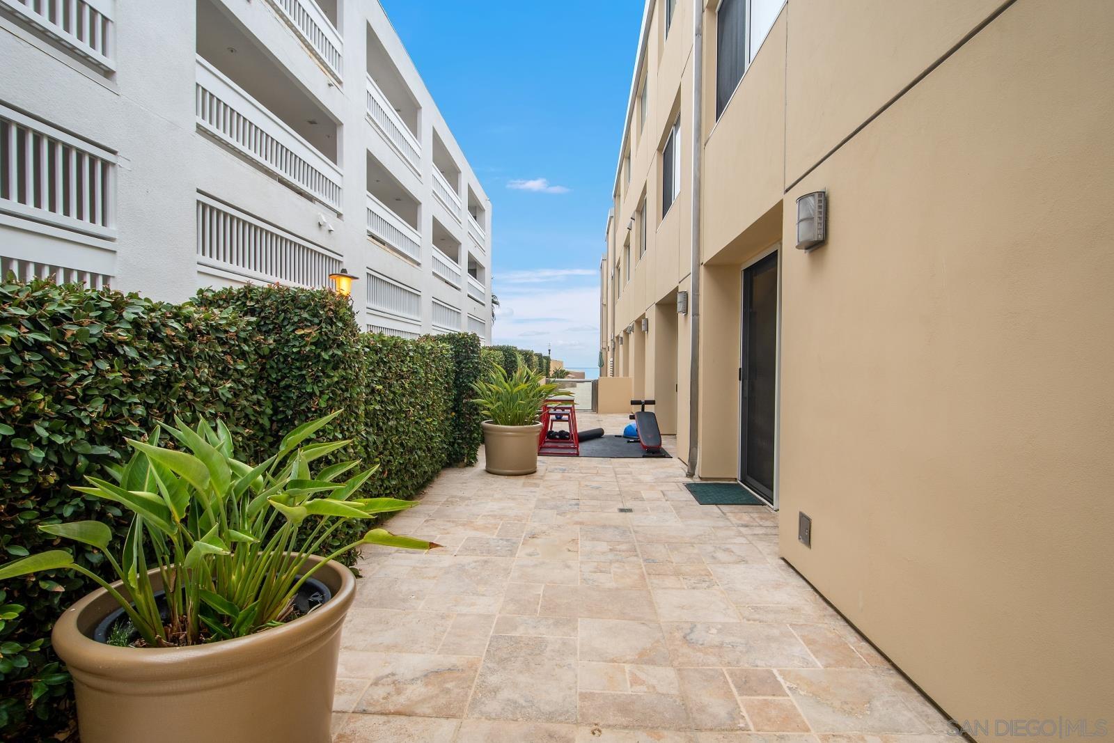 Detail Gallery Image 21 of 31 For 202  Coast Blvd  #4,  La Jolla,  CA 92037 - 3 Beds | 2/1 Baths