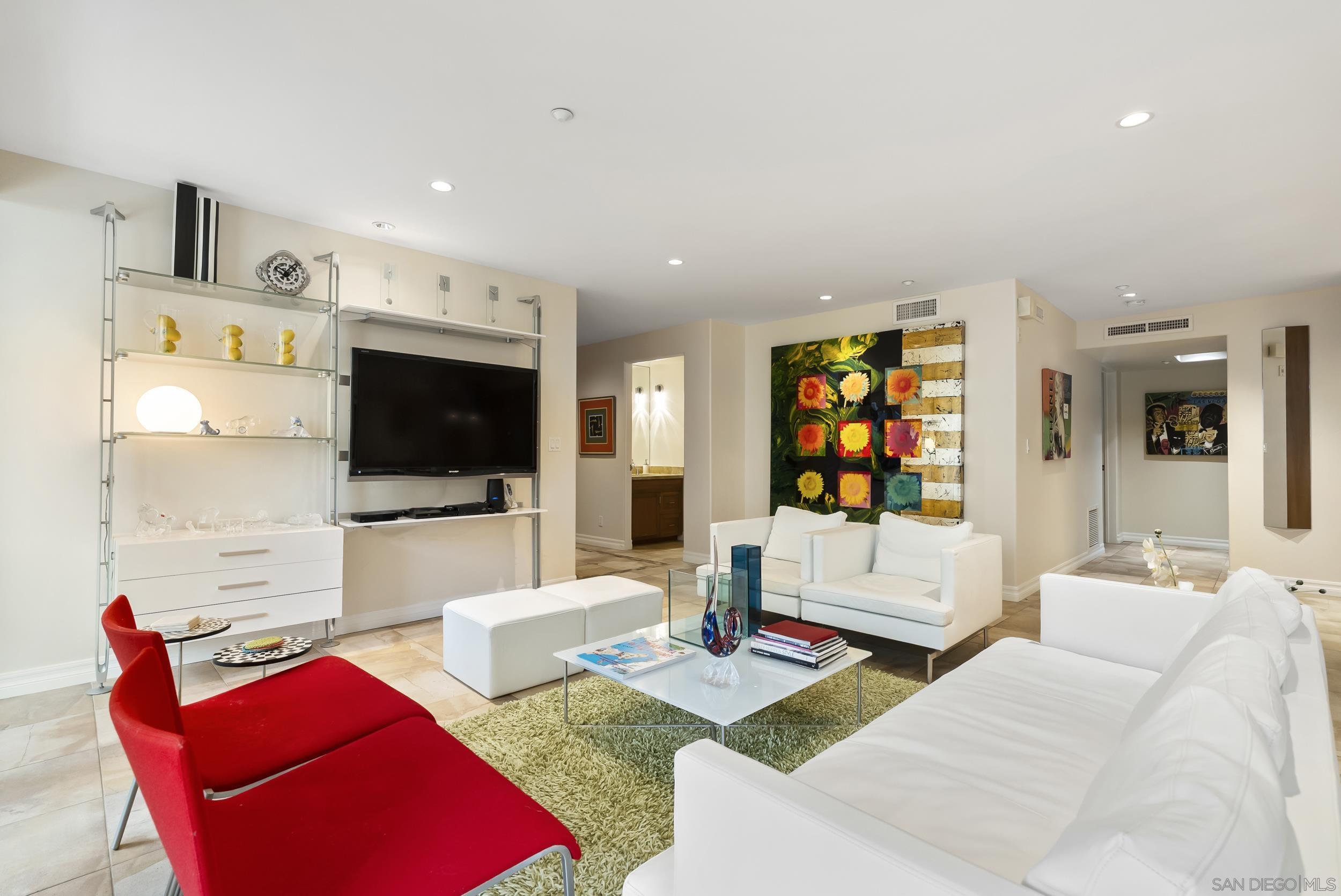 Detail Gallery Image 9 of 31 For 202  Coast Blvd  #4,  La Jolla,  CA 92037 - 3 Beds | 2/1 Baths