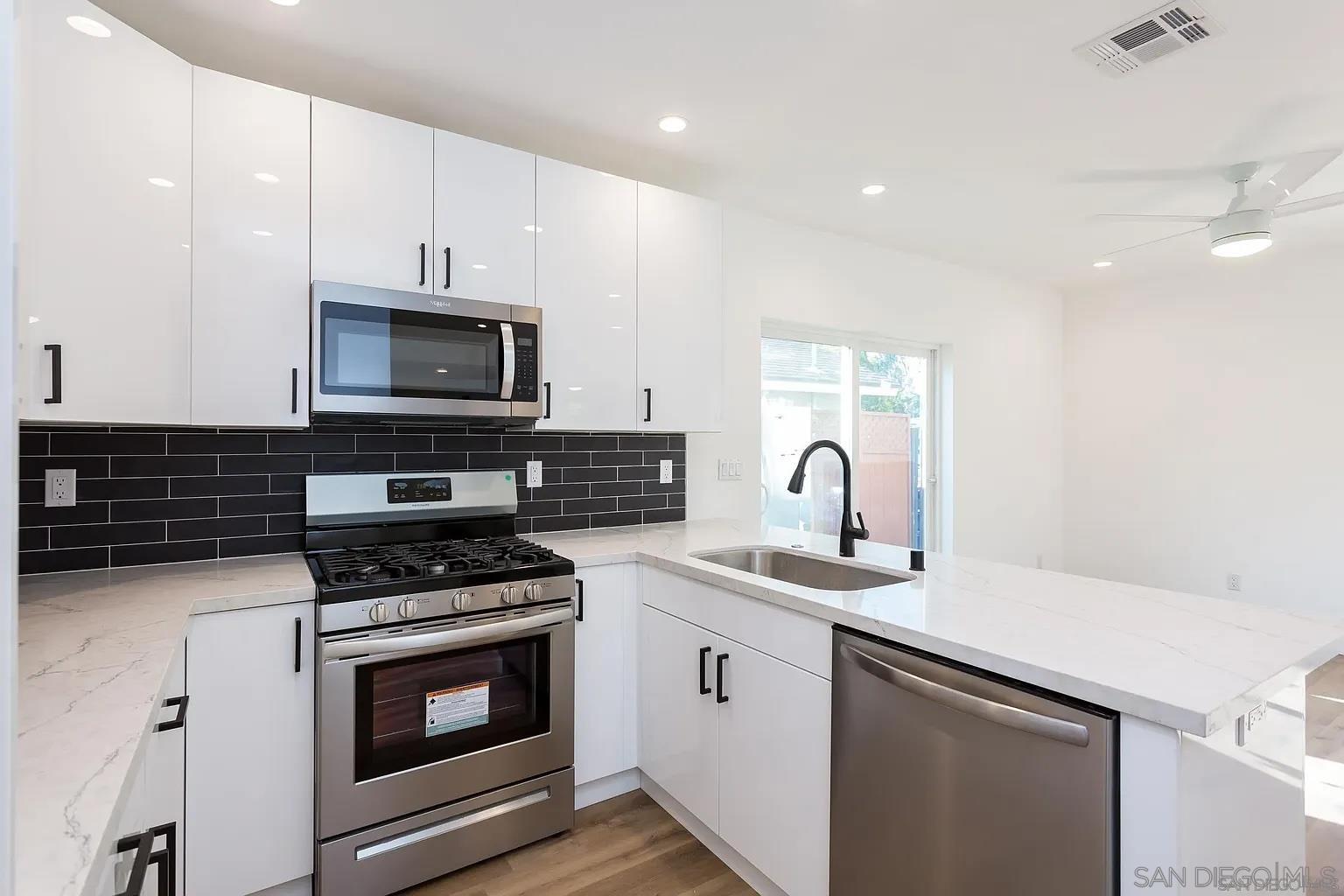 Detail Gallery Image 3 of 15 For 5721   Campanile Way, San Diego,  CA 92115 - 4 Beds | 2 Baths