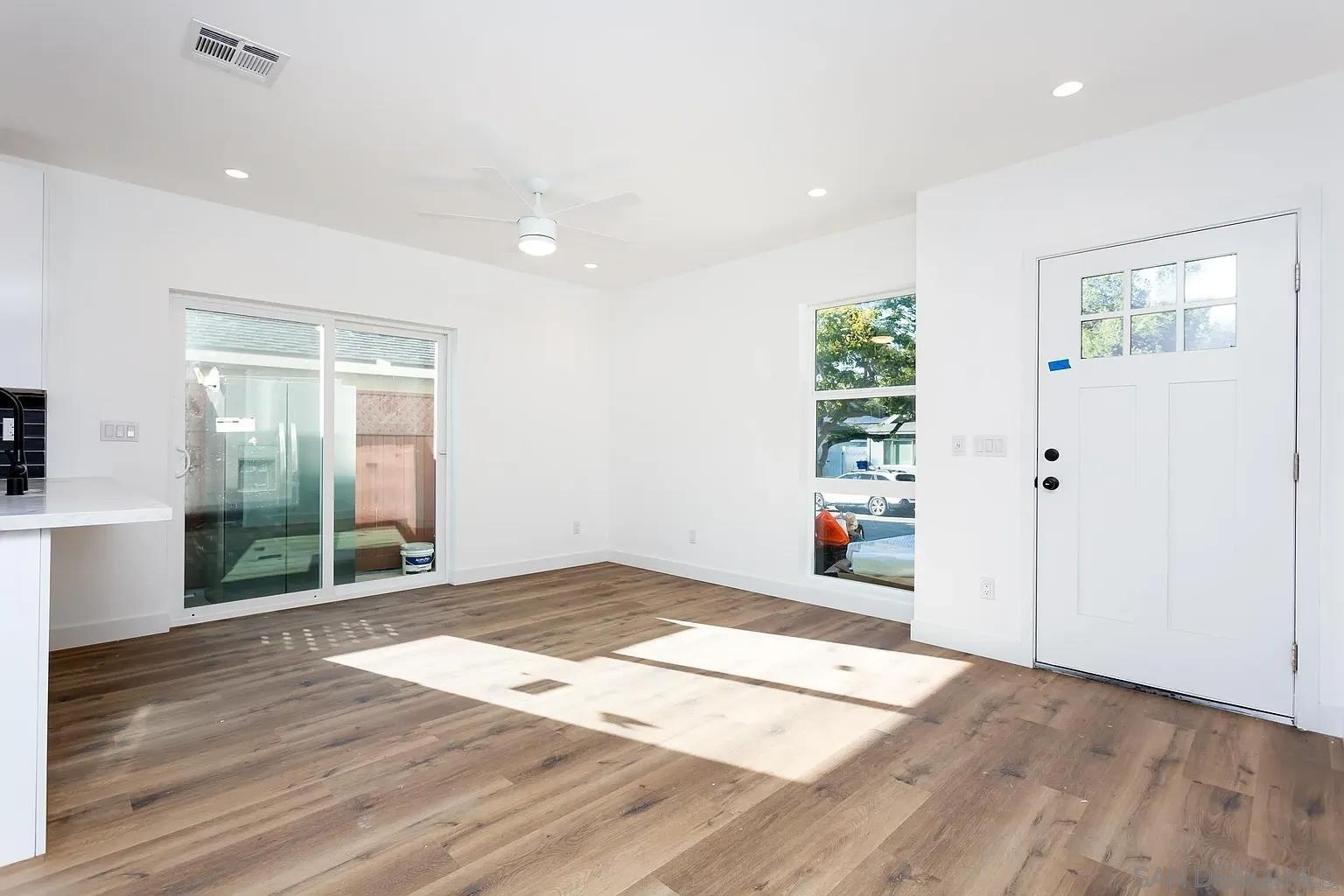 Detail Gallery Image 6 of 15 For 5721   Campanile Way, San Diego,  CA 92115 - 4 Beds | 2 Baths