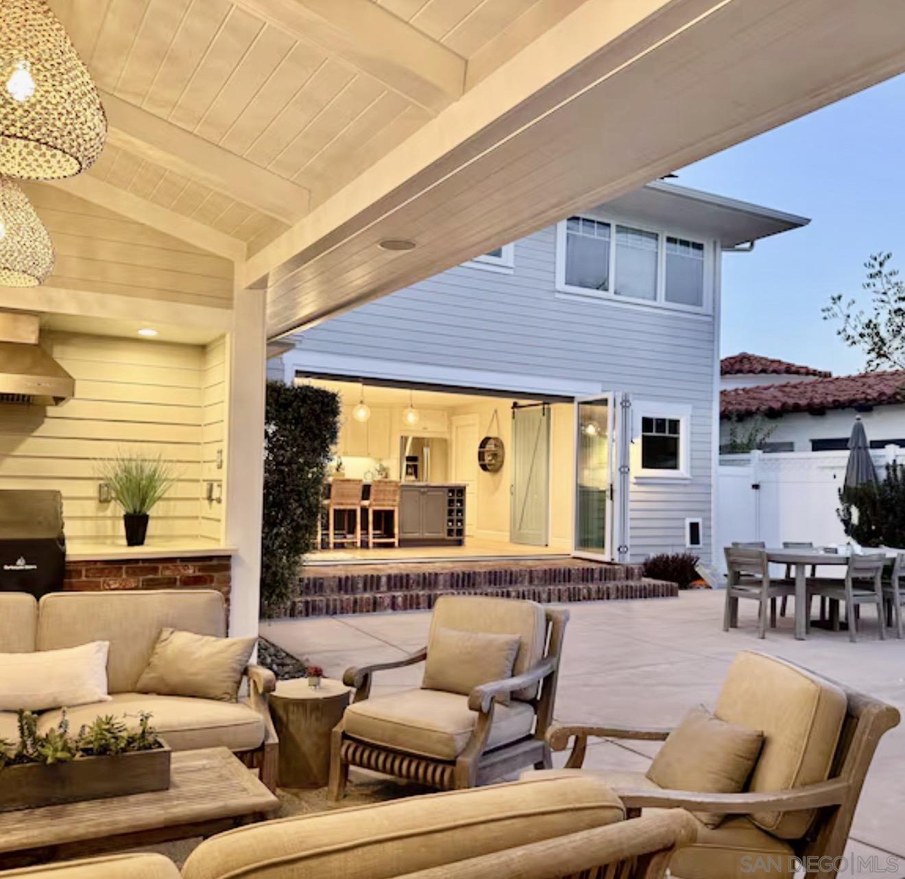 Detail Gallery Image 3 of 48 For 301  7th Street, Coronado,  CA 92118 - 4 Beds | 4 Baths