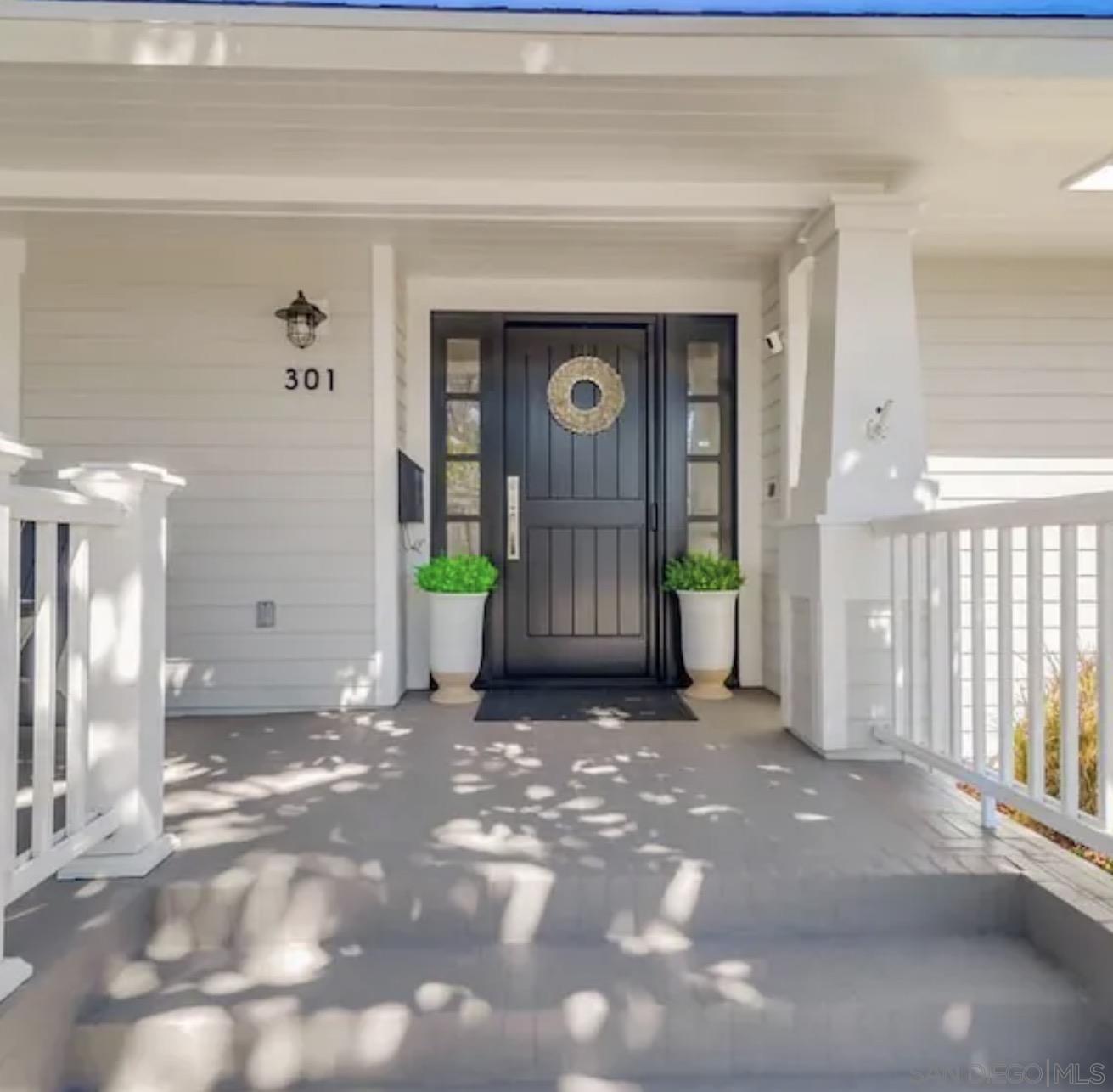 Detail Gallery Image 5 of 48 For 301  7th Street, Coronado,  CA 92118 - 4 Beds | 4 Baths