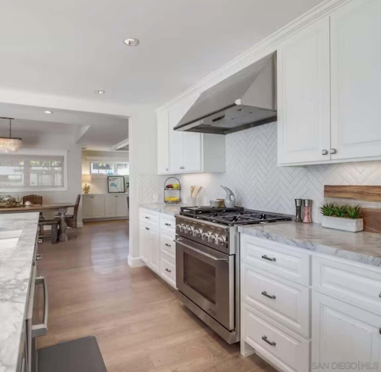 Detail Gallery Image 9 of 48 For 301  7th Street, Coronado,  CA 92118 - 4 Beds | 4 Baths