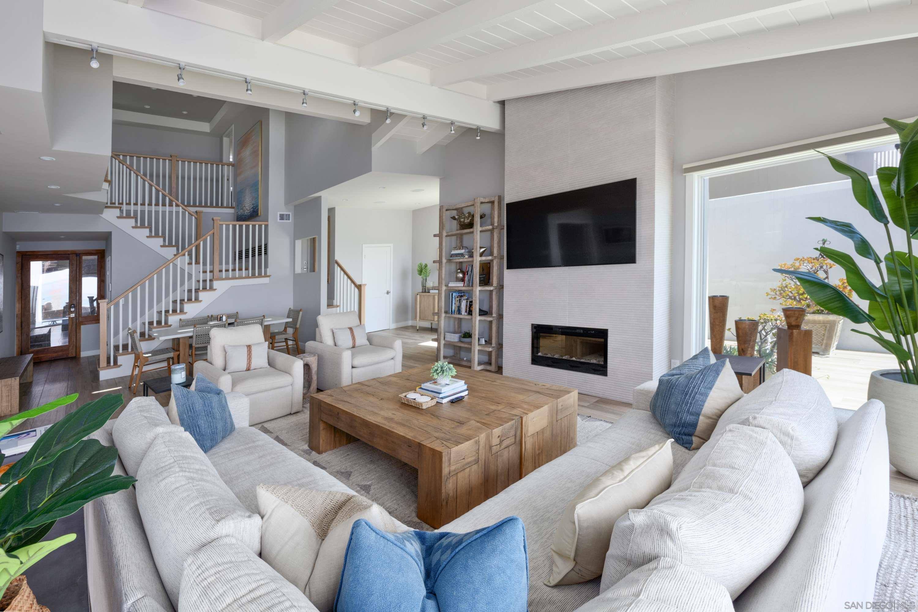 Detail Gallery Image 13 of 41 For 5570  Calumet, La Jolla,  CA 92037 - 3 Beds | 3/1 Baths