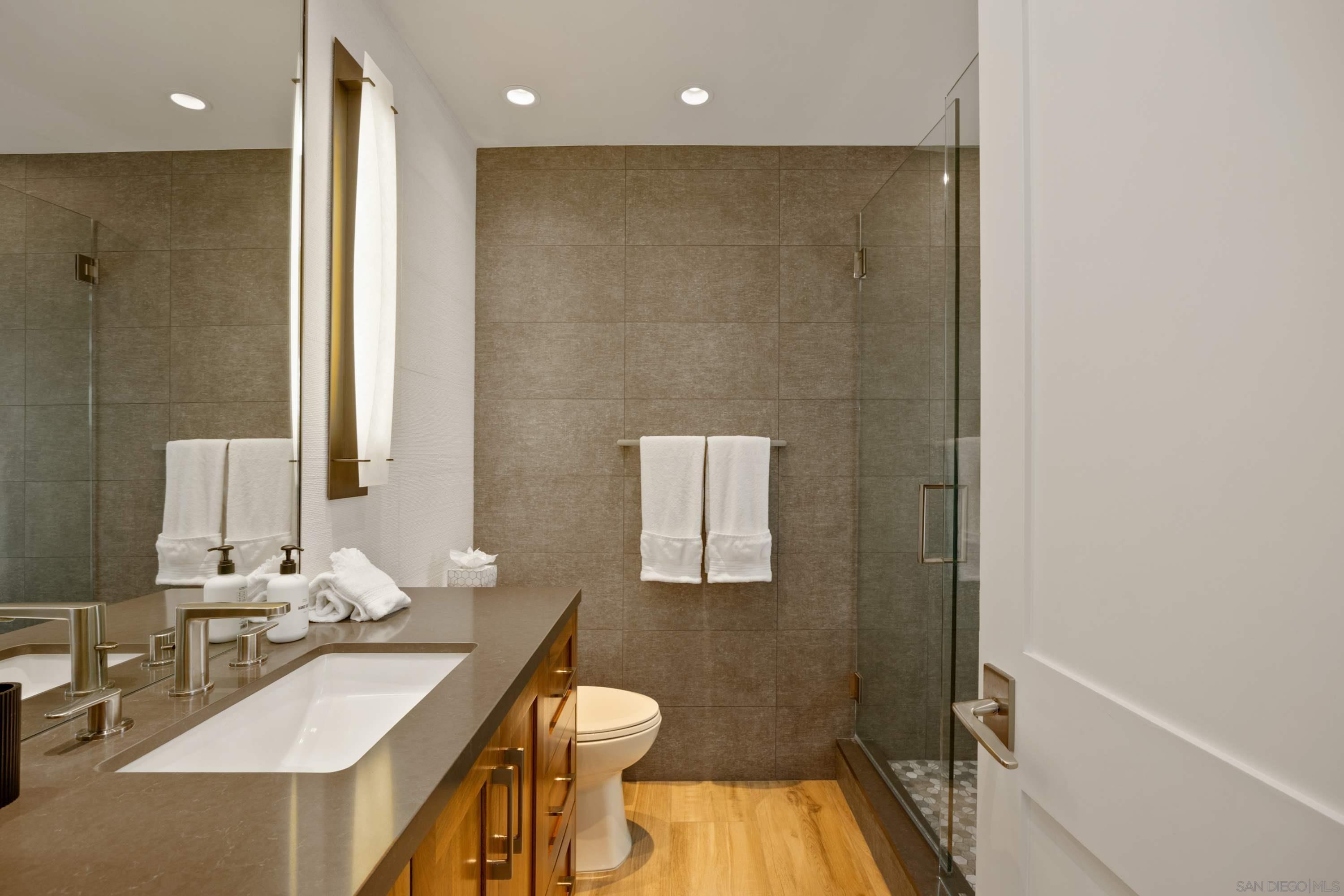 Detail Gallery Image 20 of 41 For 5570  Calumet, La Jolla,  CA 92037 - 3 Beds | 3/1 Baths