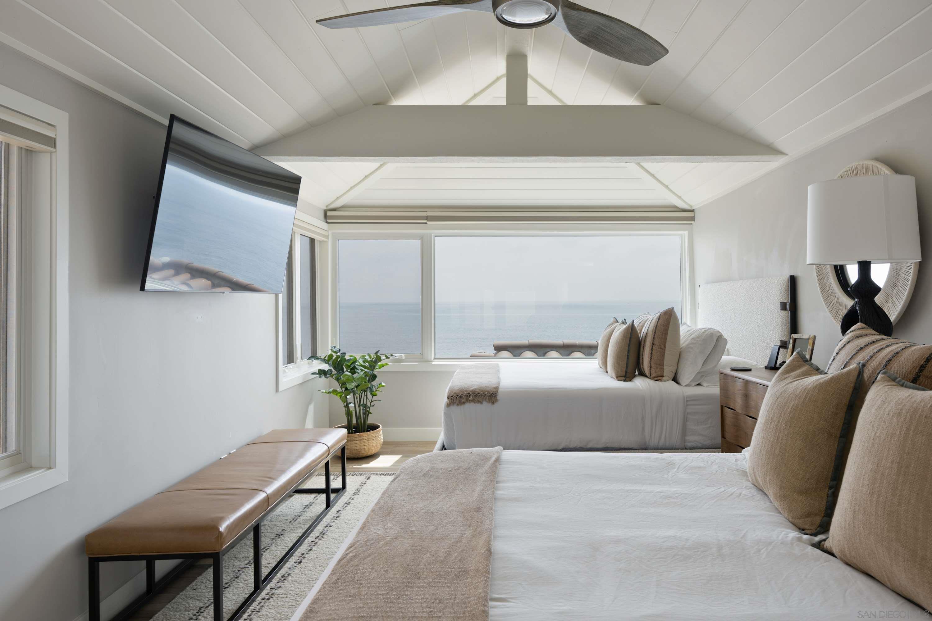 Detail Gallery Image 33 of 41 For 5570  Calumet, La Jolla,  CA 92037 - 3 Beds | 3/1 Baths