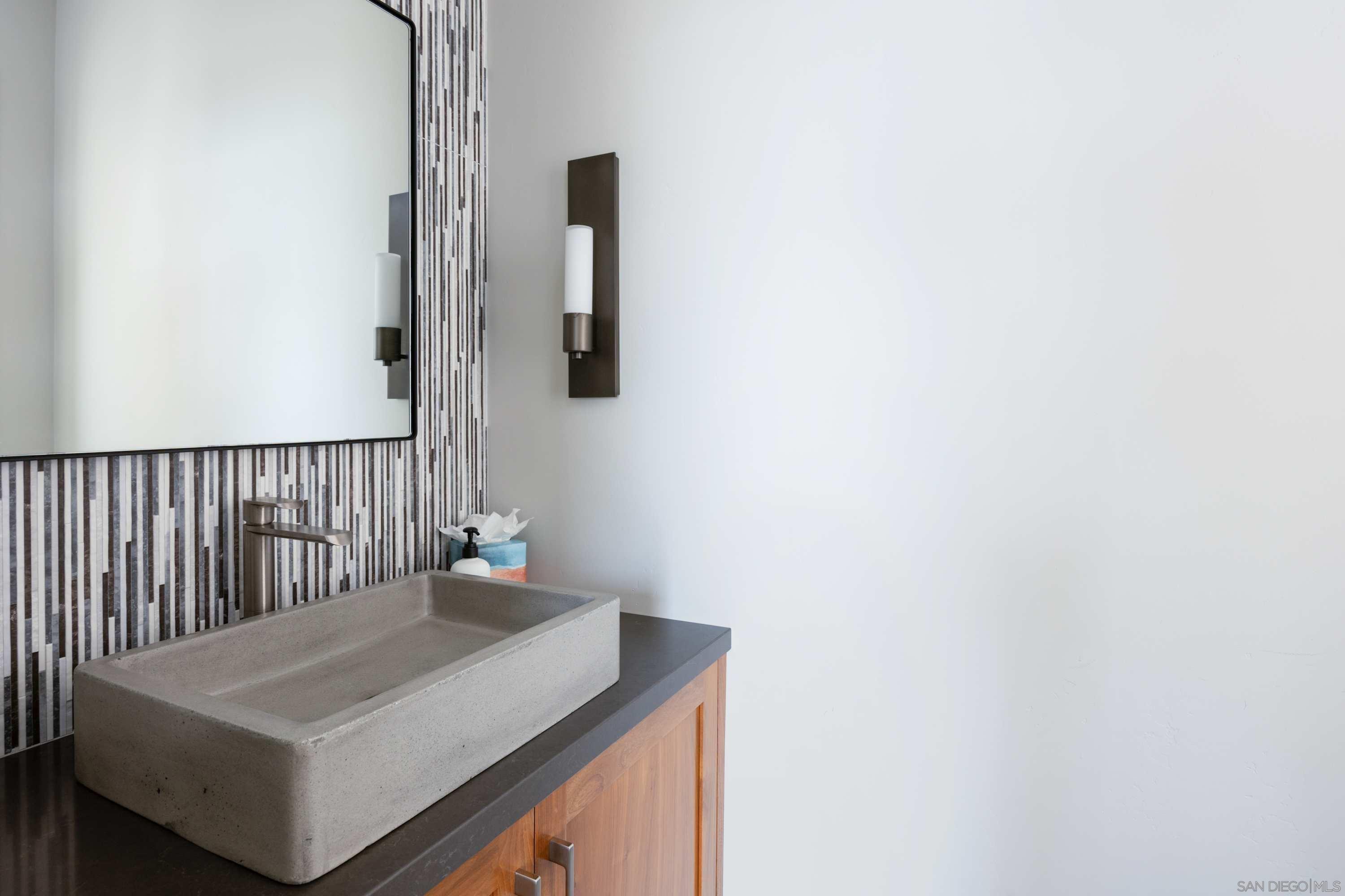 Detail Gallery Image 35 of 41 For 5570  Calumet, La Jolla,  CA 92037 - 3 Beds | 3/1 Baths