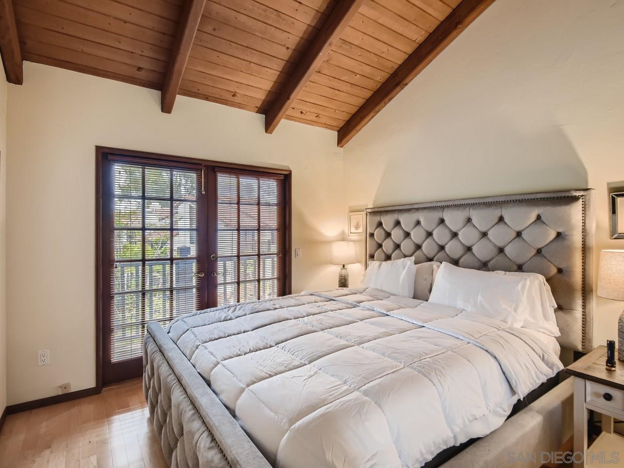 Detail Gallery Image 7 of 15 For 8694  Villa La Jolla Drive  1, La Jolla,  CA 92037 - 2 Beds | 2/1 Baths