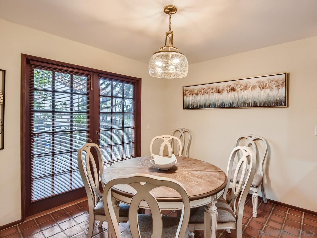 Detail Gallery Image 8 of 15 For 8694  Villa La Jolla Drive  1, La Jolla,  CA 92037 - 2 Beds | 2/1 Baths