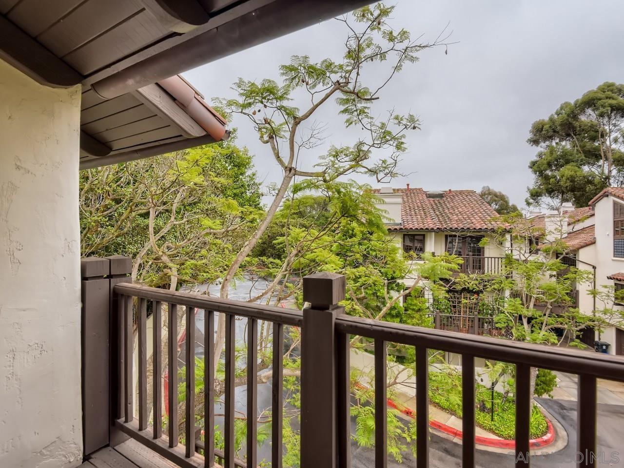 Detail Gallery Image 10 of 15 For 8694  Villa La Jolla Drive  1, La Jolla,  CA 92037 - 2 Beds | 2/1 Baths