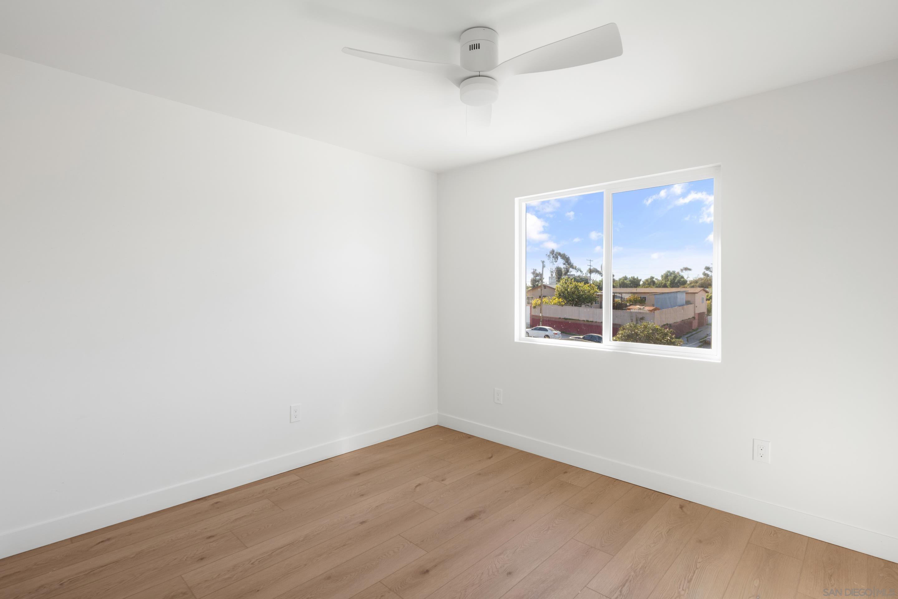 Detail Gallery Image 2 of 8 For 3730  Acacia St, San Diego,  CA 92113 - 2 Beds | 1 Baths