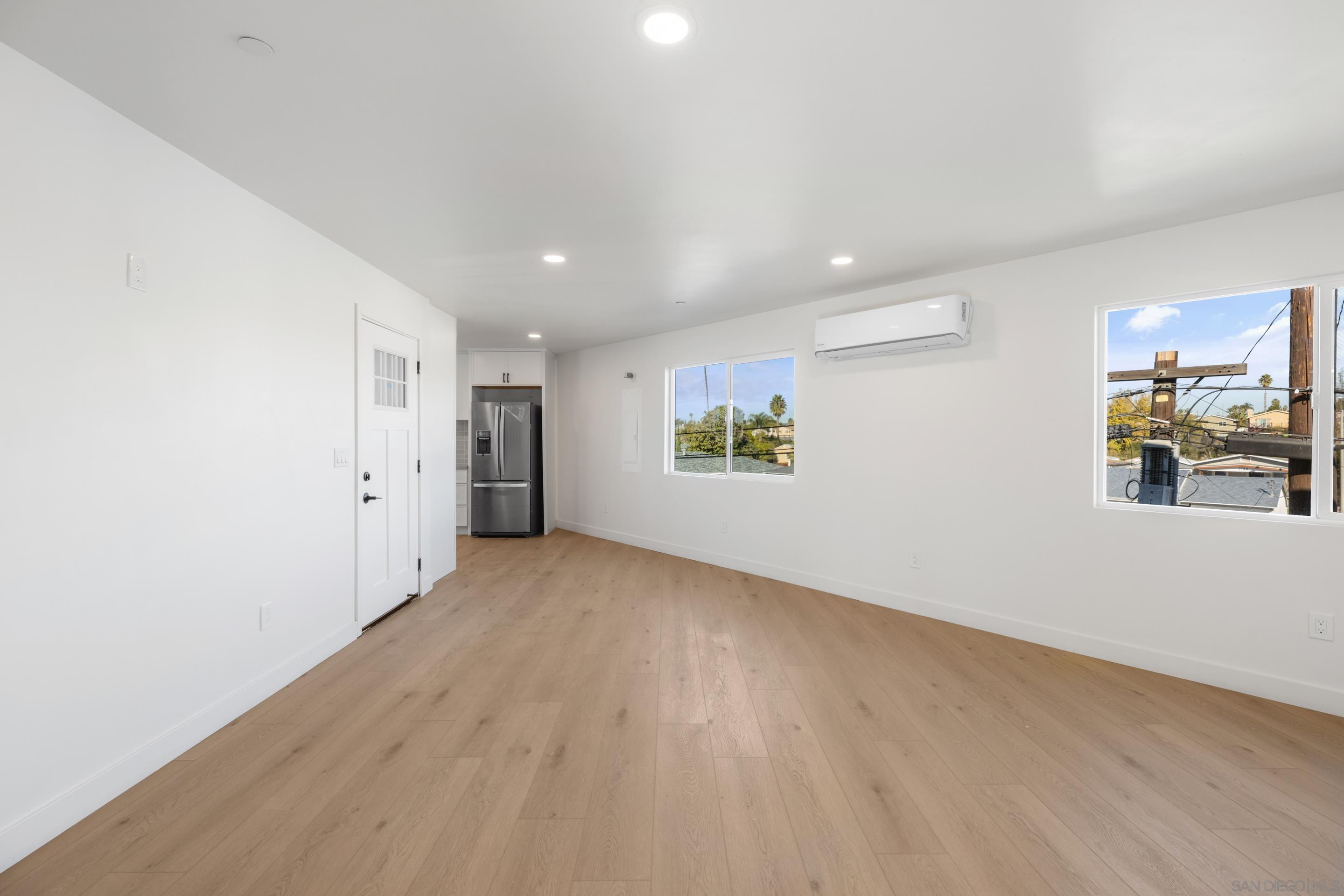 Detail Gallery Image 6 of 8 For 3730  Acacia St, San Diego,  CA 92113 - 2 Beds | 1 Baths