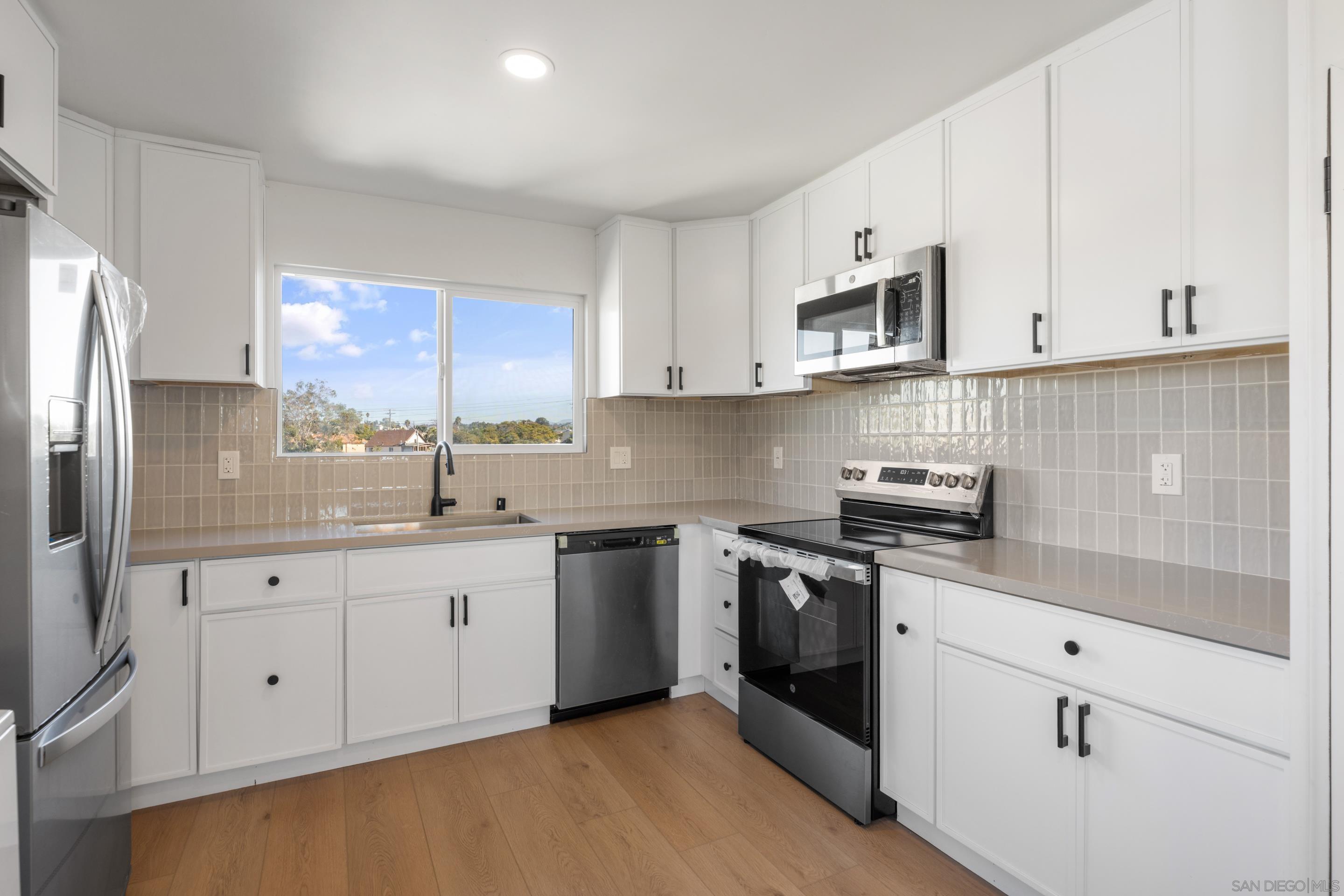 Detail Gallery Image 8 of 8 For 3730  Acacia St, San Diego,  CA 92113 - 2 Beds | 1 Baths