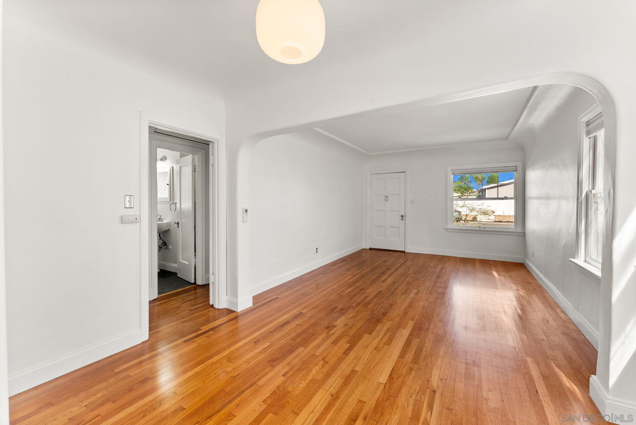 Detail Gallery Image 3 of 17 For 4412  Felton, San Diego,  CA 92116 - 2 Beds | 1 Baths