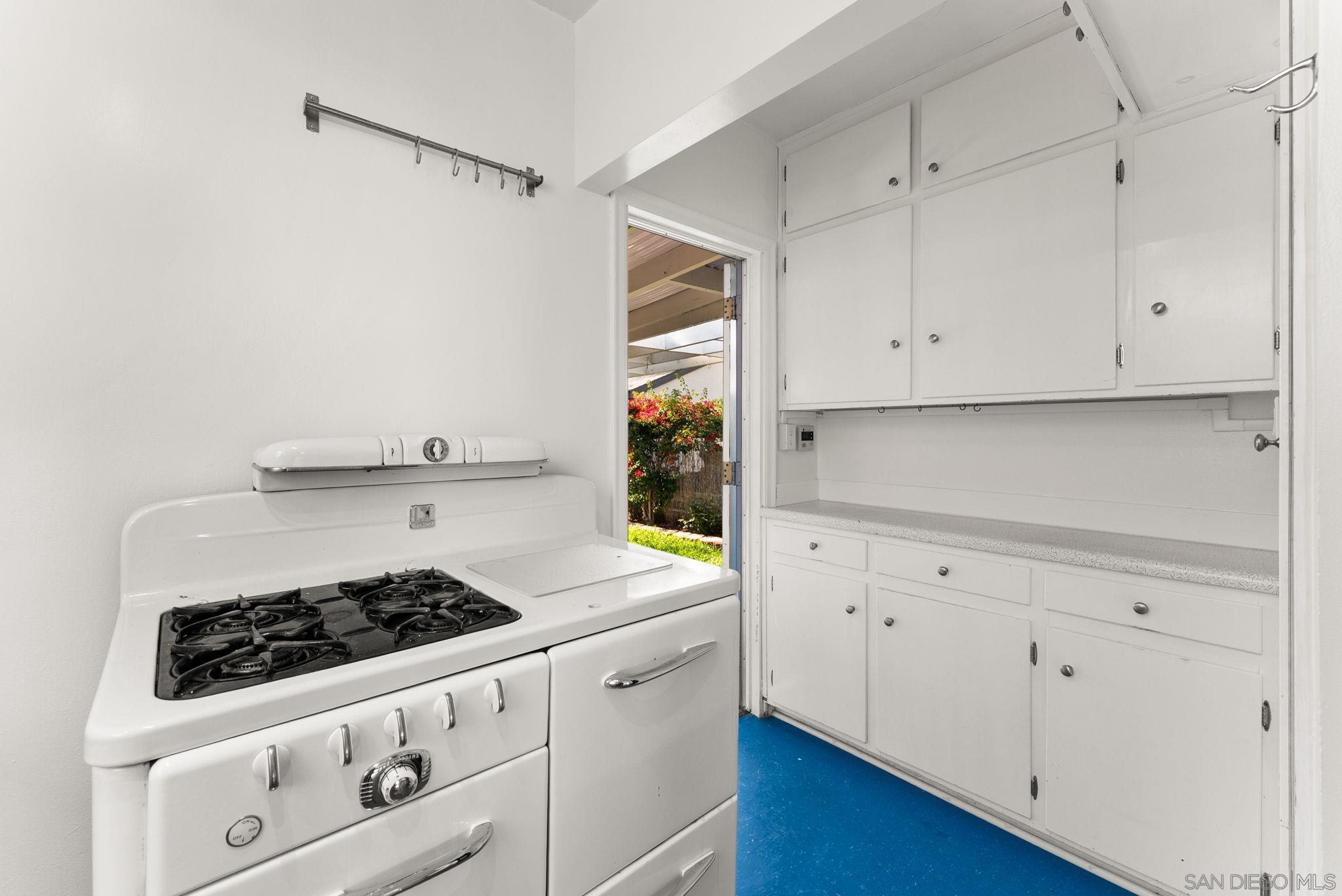 Detail Gallery Image 6 of 17 For 4412  Felton, San Diego,  CA 92116 - 2 Beds | 1 Baths