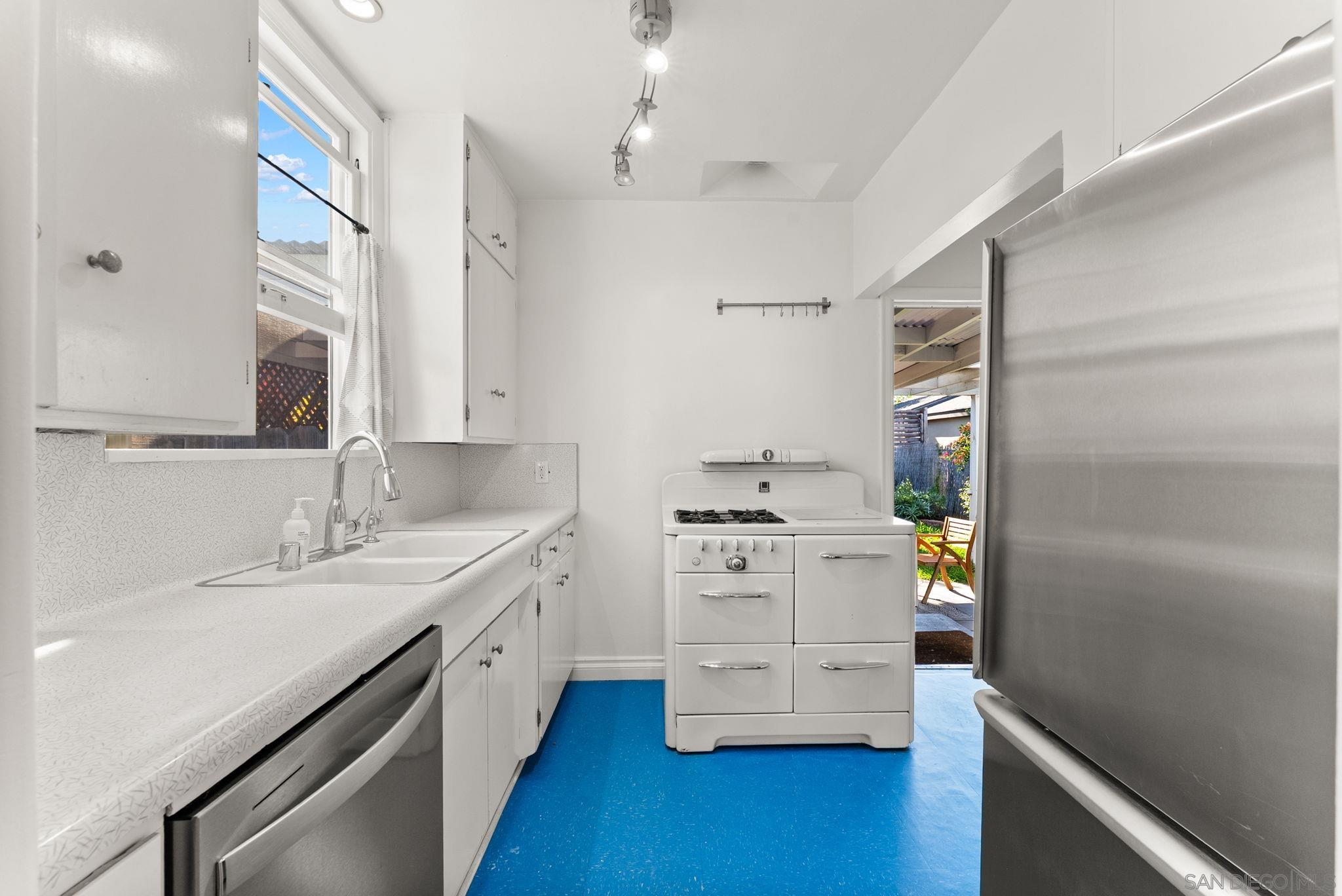 Detail Gallery Image 7 of 17 For 4412  Felton, San Diego,  CA 92116 - 2 Beds | 1 Baths