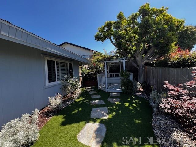 Detail Gallery Image 13 of 15 For 2815  Sugarman Ct, La Jolla,  CA 92037 - 4 Beds | 2 Baths