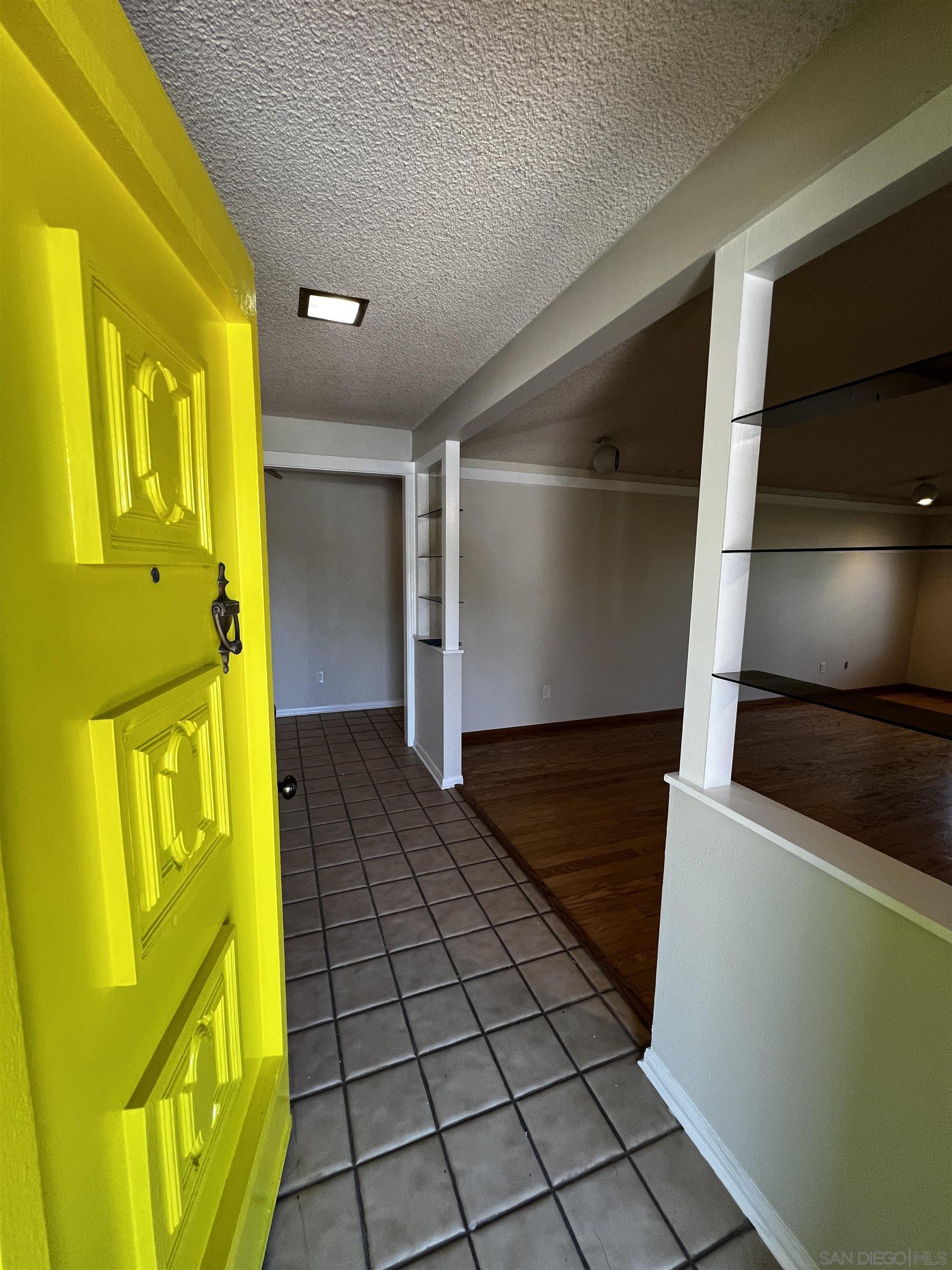 Detail Gallery Image 3 of 15 For 2815  Sugarman Ct, La Jolla,  CA 92037 - 4 Beds | 2 Baths