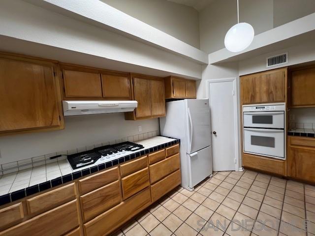 Detail Gallery Image 9 of 15 For 2815  Sugarman Ct, La Jolla,  CA 92037 - 4 Beds | 2 Baths