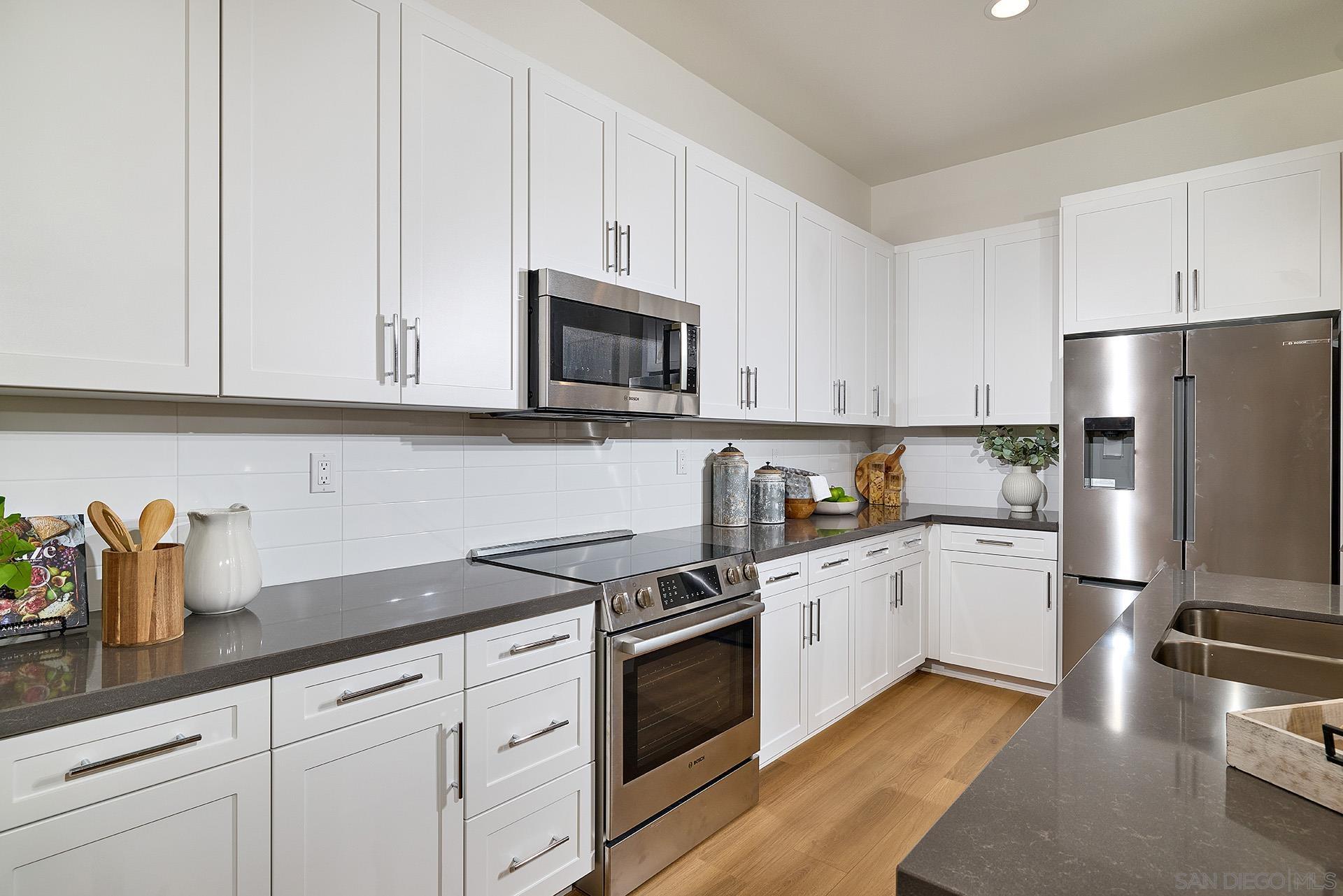 Detail Gallery Image 19 of 33 For 793  Michael Ct, Vista,  CA 92081 - 4 Beds | 3/1 Baths