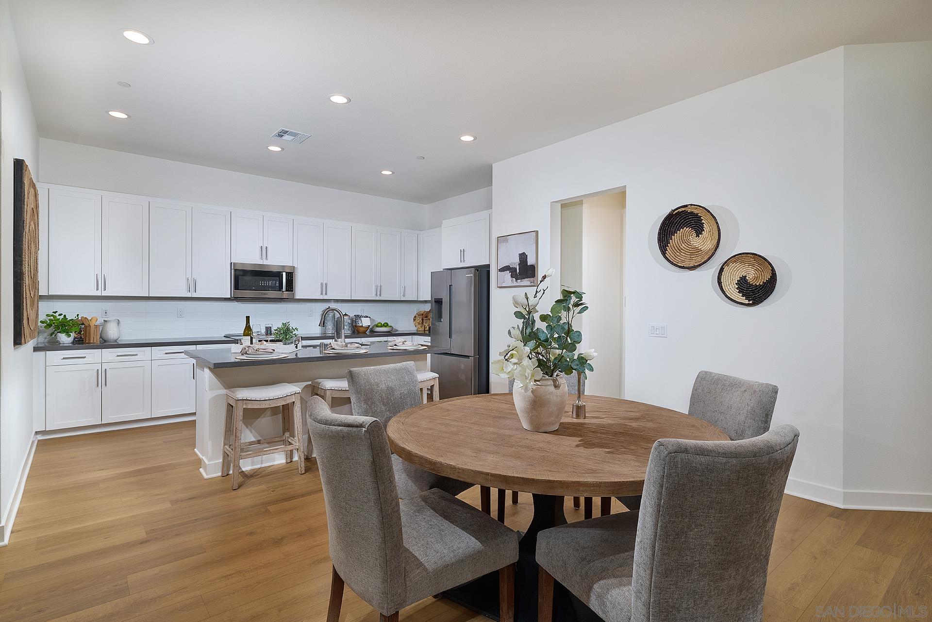 Detail Gallery Image 9 of 33 For 793  Michael Ct, Vista,  CA 92081 - 4 Beds | 3/1 Baths