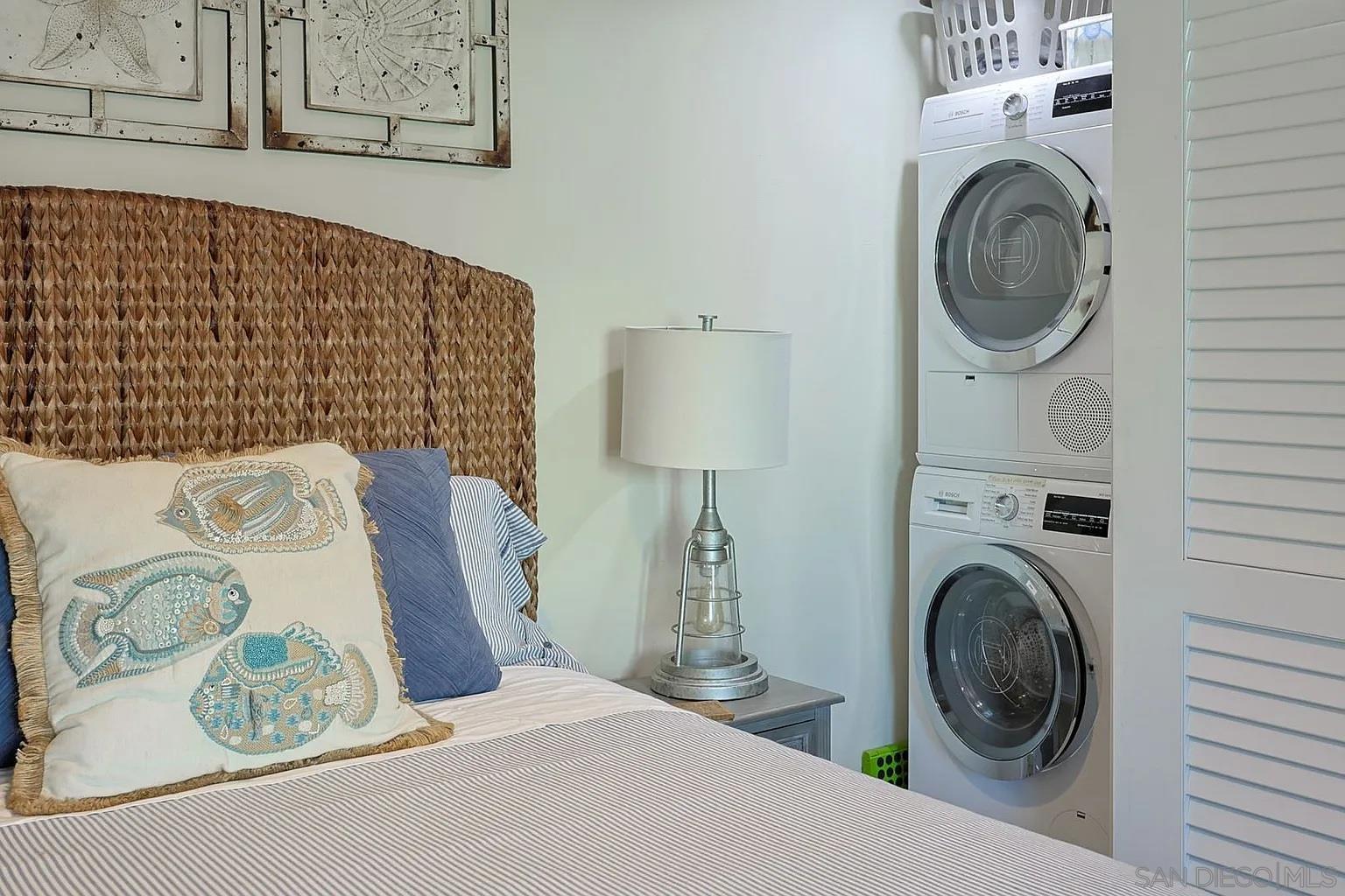 Detail Gallery Image 10 of 15 For 1609  Glorietta, Coronado,  CA 92118 - 2 Beds | 2 Baths