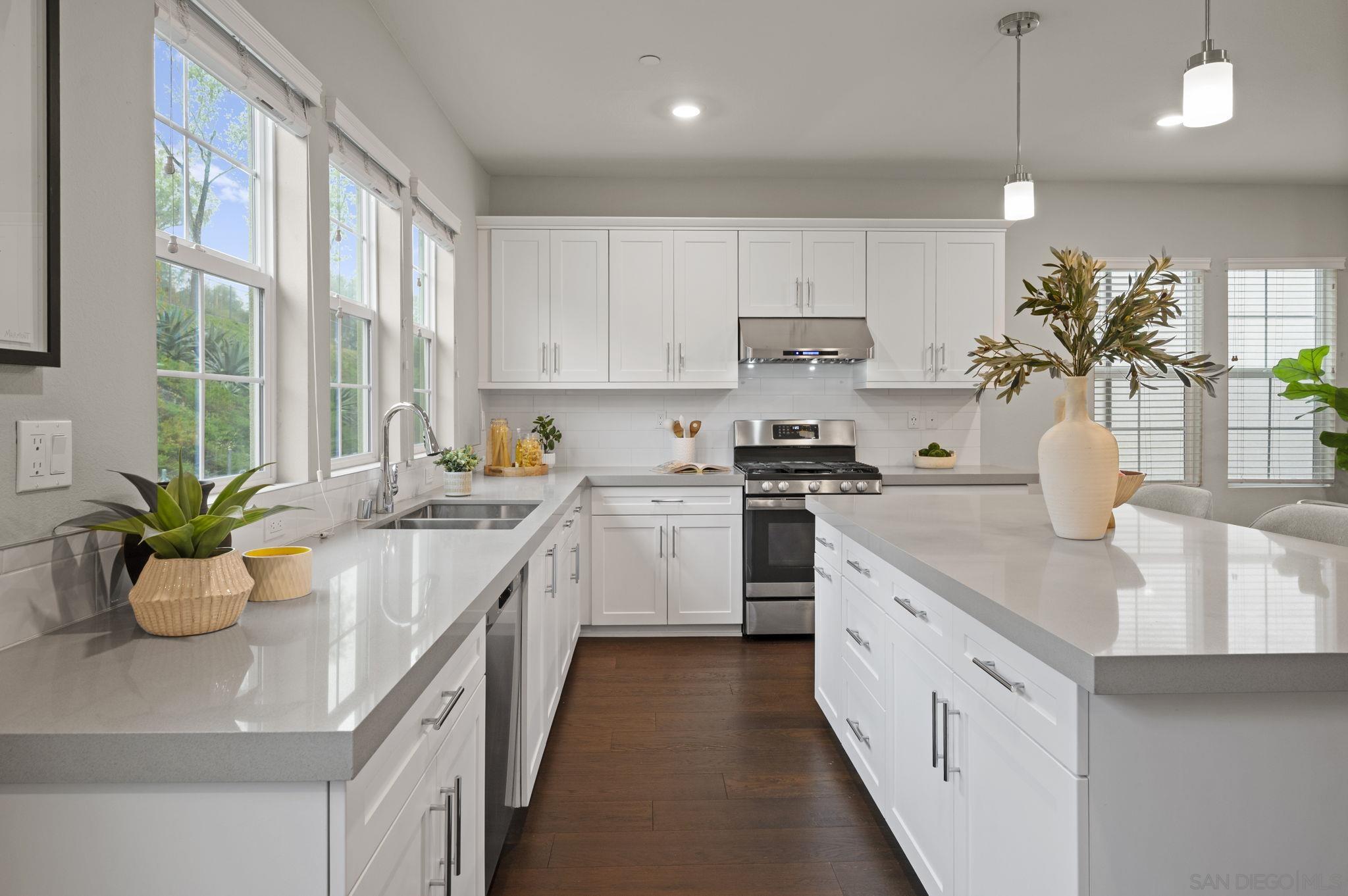 Front Image Thumbnail for SD260008346