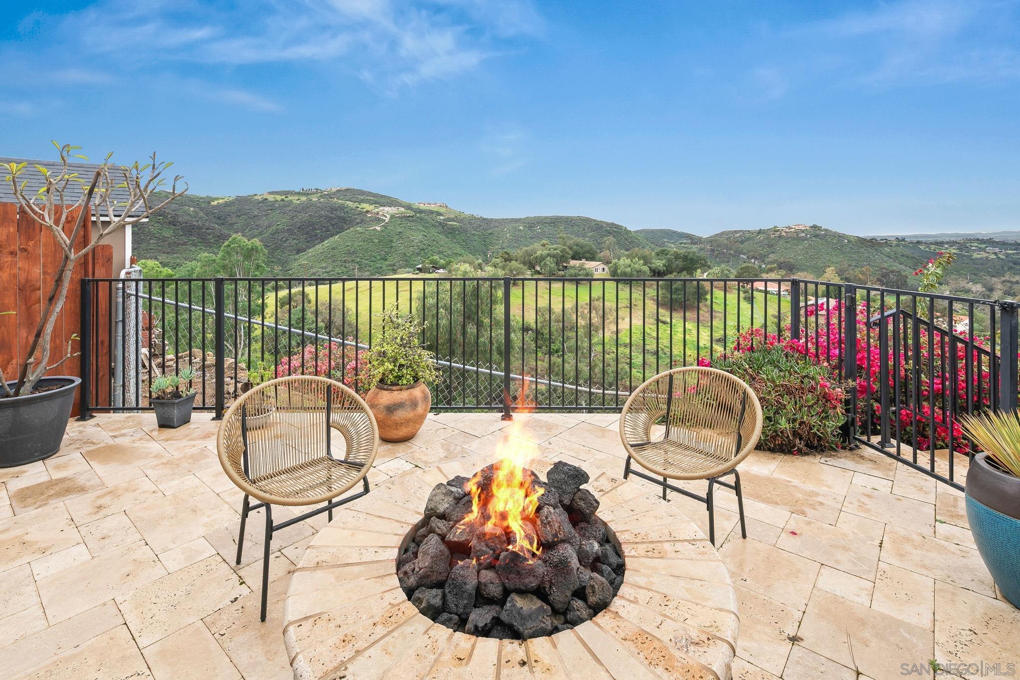 Detail Gallery Image 21 of 72 For 29509  Hoxie Ranch Rd, Vista,  CA 92084 - 3 Beds | 3/1 Baths