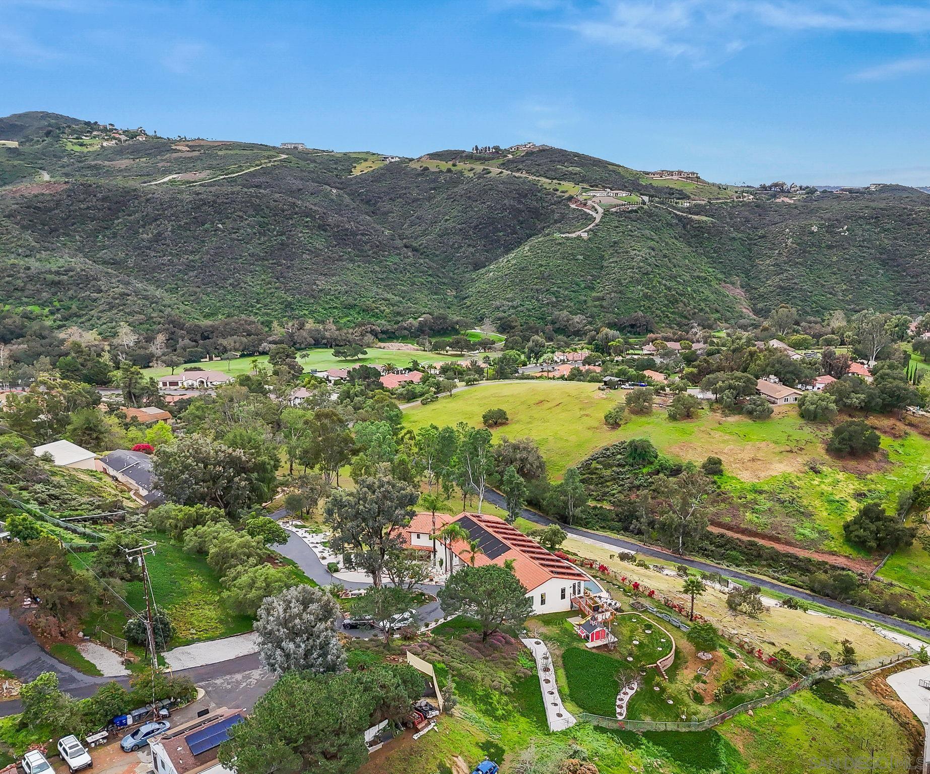 Detail Gallery Image 22 of 72 For 29509  Hoxie Ranch Rd, Vista,  CA 92084 - 3 Beds | 3/1 Baths