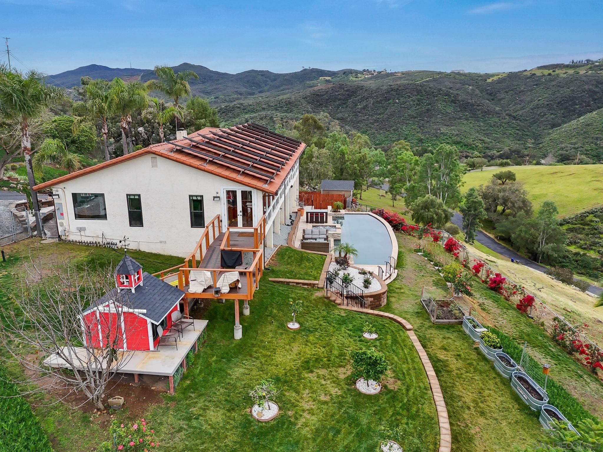 Detail Gallery Image 24 of 72 For 29509  Hoxie Ranch Rd, Vista,  CA 92084 - 3 Beds | 3/1 Baths