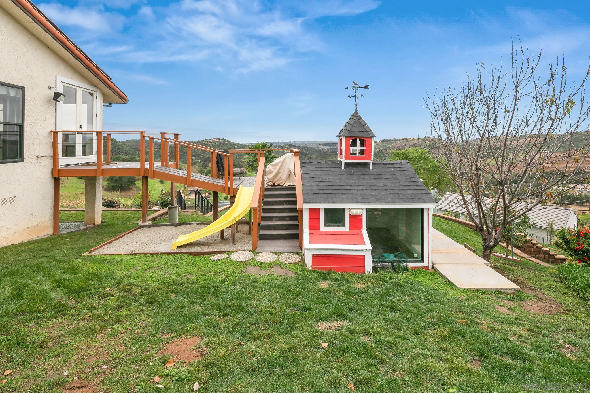 Detail Gallery Image 25 of 72 For 29509  Hoxie Ranch Rd, Vista,  CA 92084 - 3 Beds | 3/1 Baths