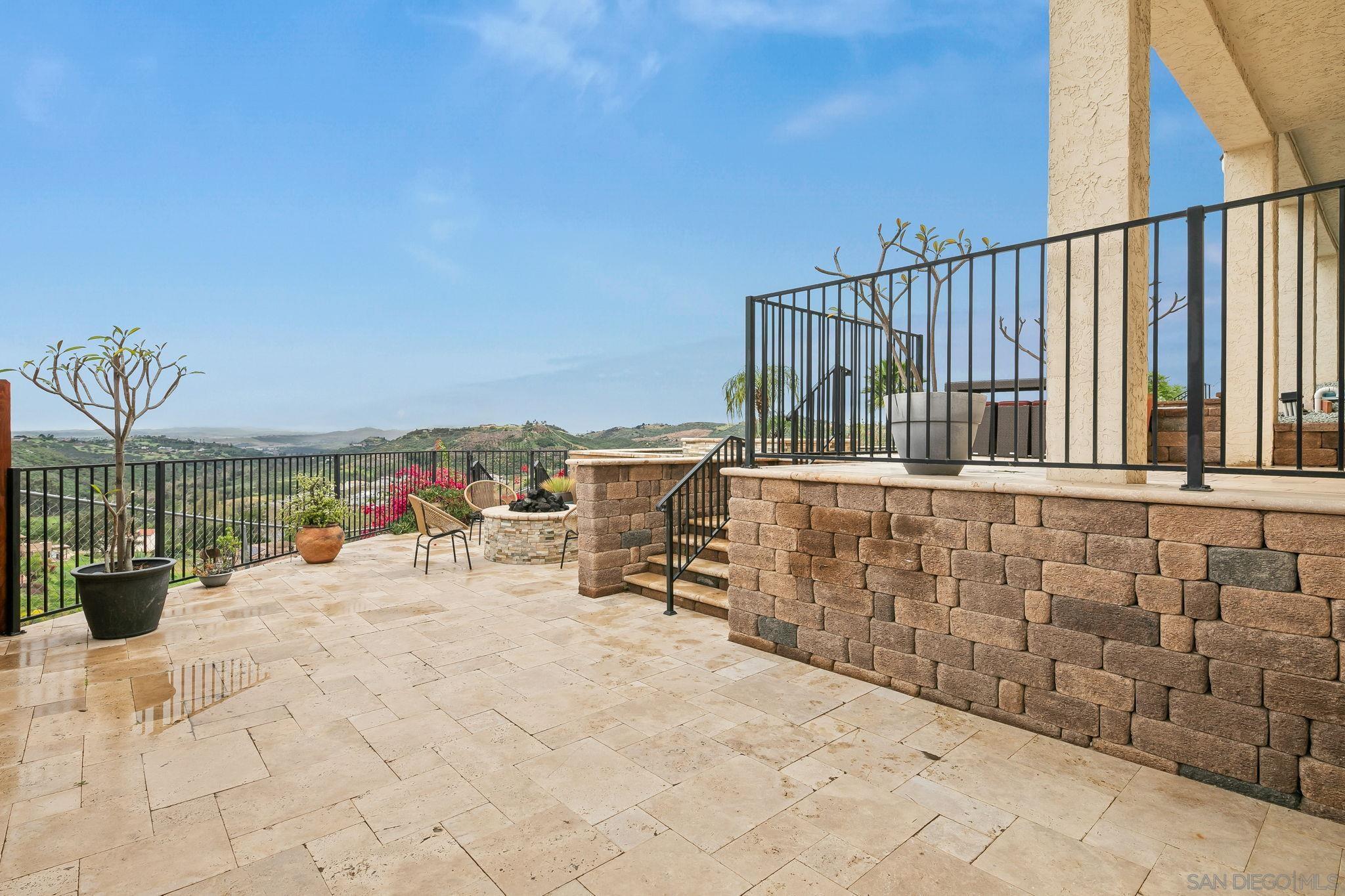 Detail Gallery Image 58 of 72 For 29509  Hoxie Ranch Rd, Vista,  CA 92084 - 3 Beds | 3/1 Baths