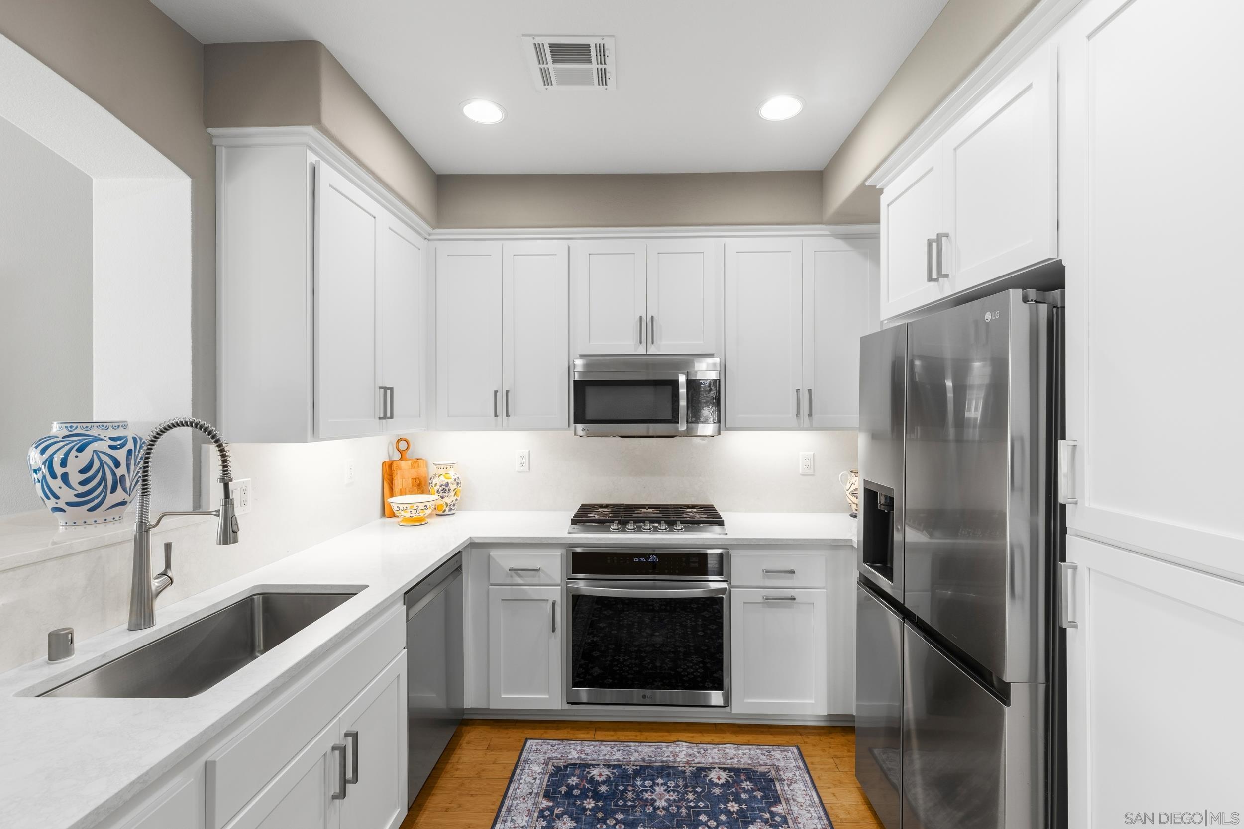 Front Image Thumbnail for SD260008366