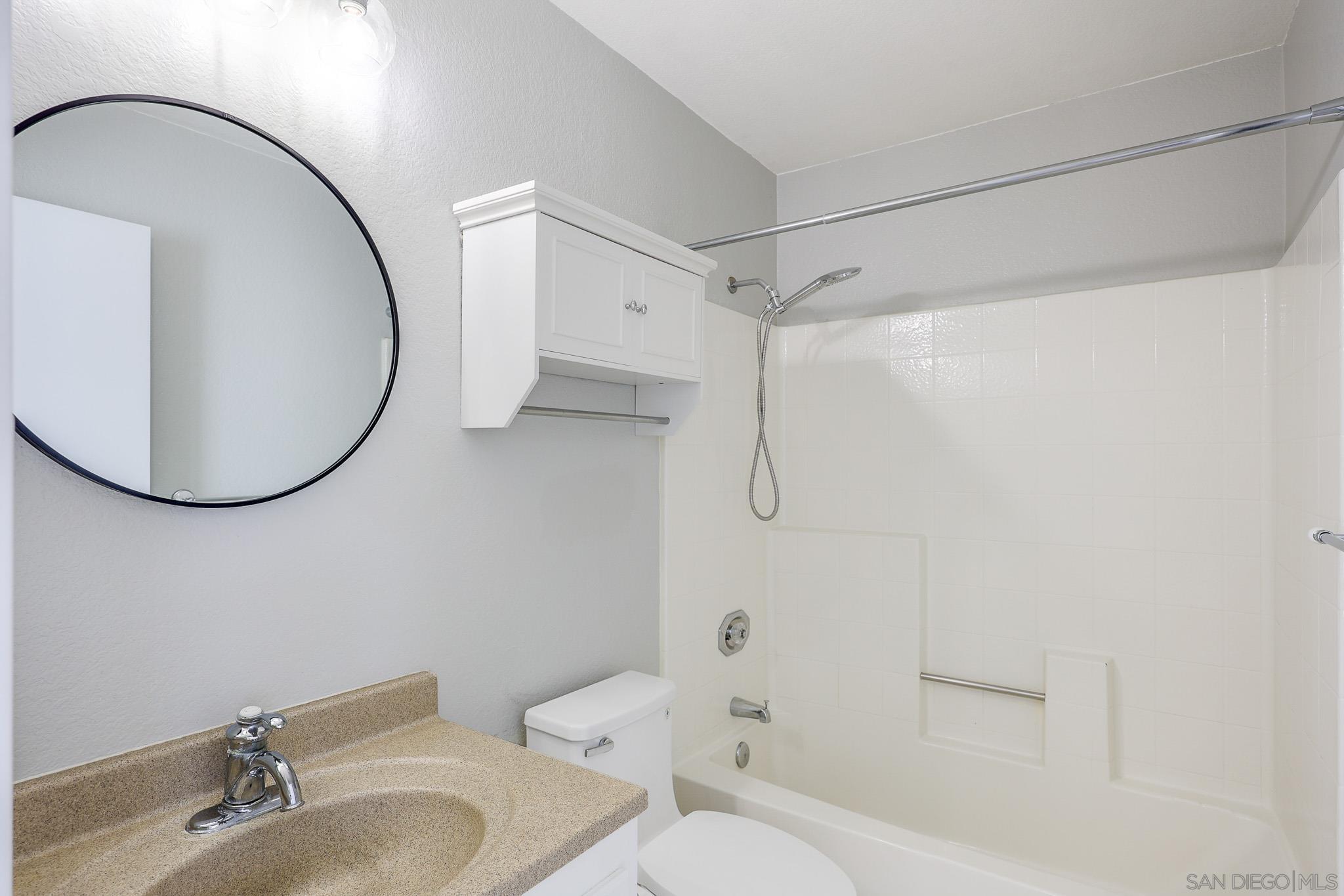 Detail Gallery Image 20 of 29 For 1772  Promenade Cir, Vista,  CA 92083 - 3 Beds | 2/1 Baths