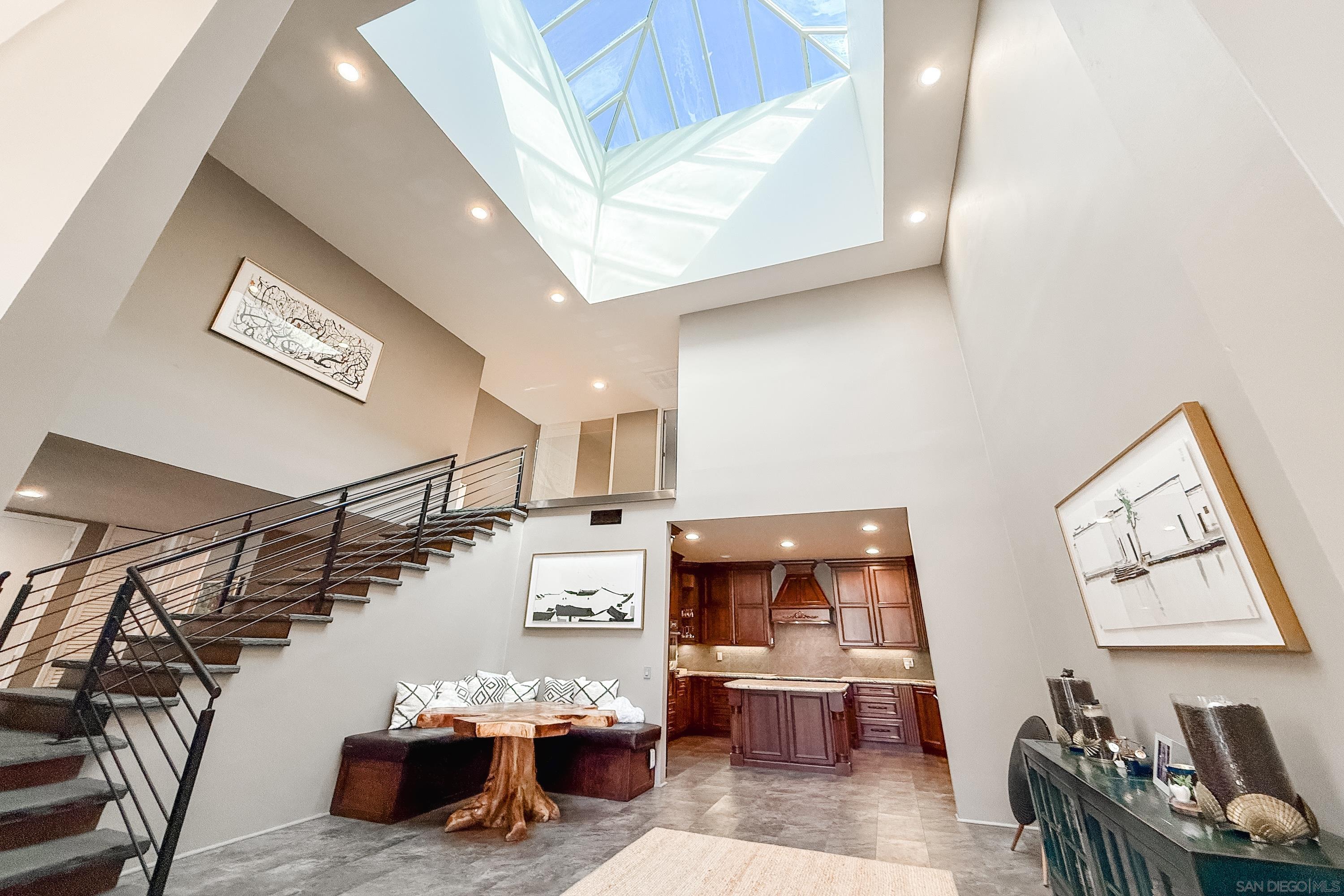 Front Image Thumbnail for SD260008379