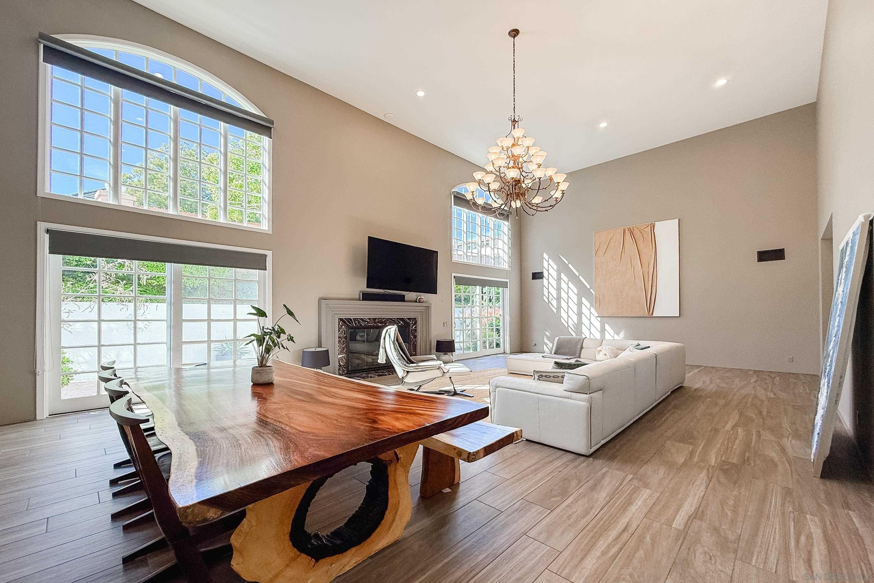 Detail Gallery Image 2 of 30 For 7404  via De Fortuna, Carlsbad,  CA 92009 - 3 Beds | 3 Baths