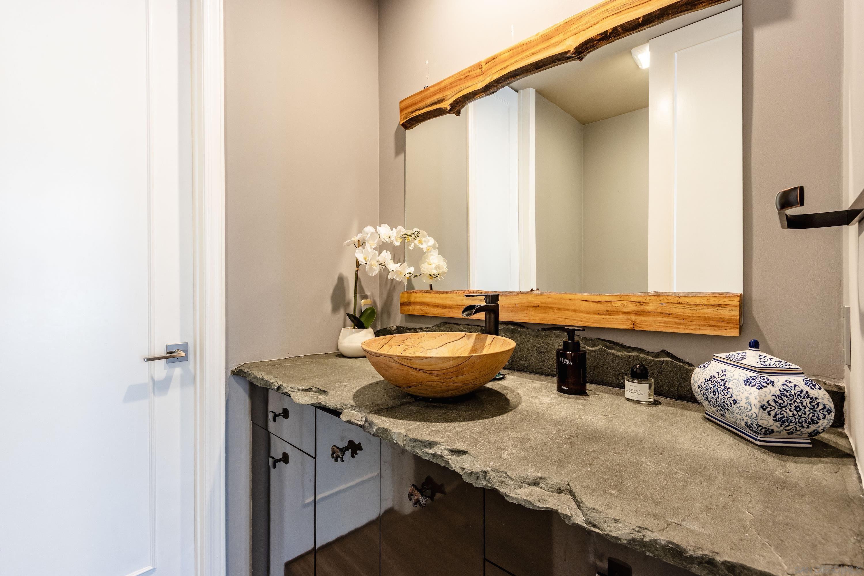 Detail Gallery Image 16 of 30 For 7404  via De Fortuna, Carlsbad,  CA 92009 - 3 Beds | 3 Baths