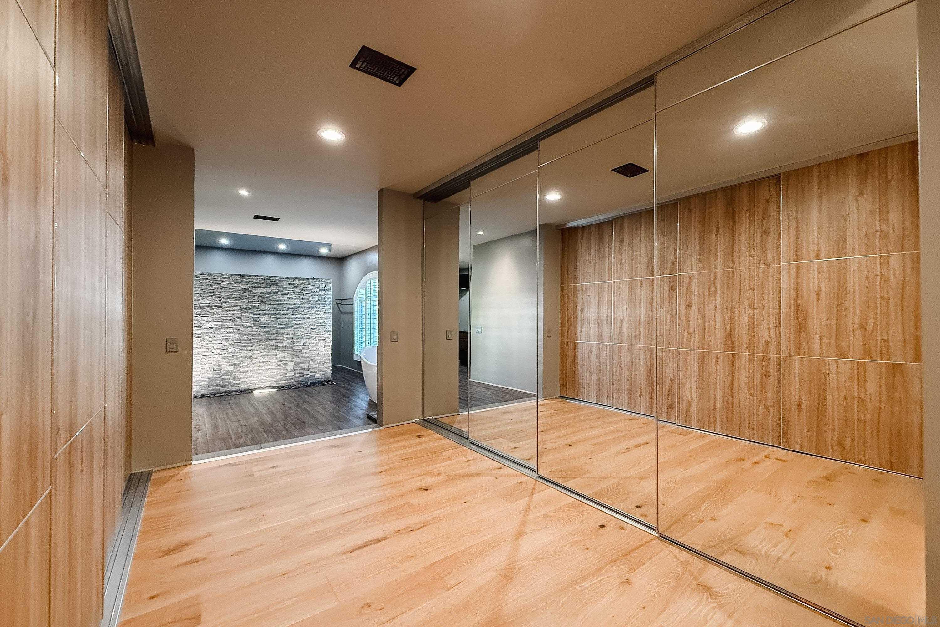 Detail Gallery Image 19 of 30 For 7404  via De Fortuna, Carlsbad,  CA 92009 - 3 Beds | 3 Baths