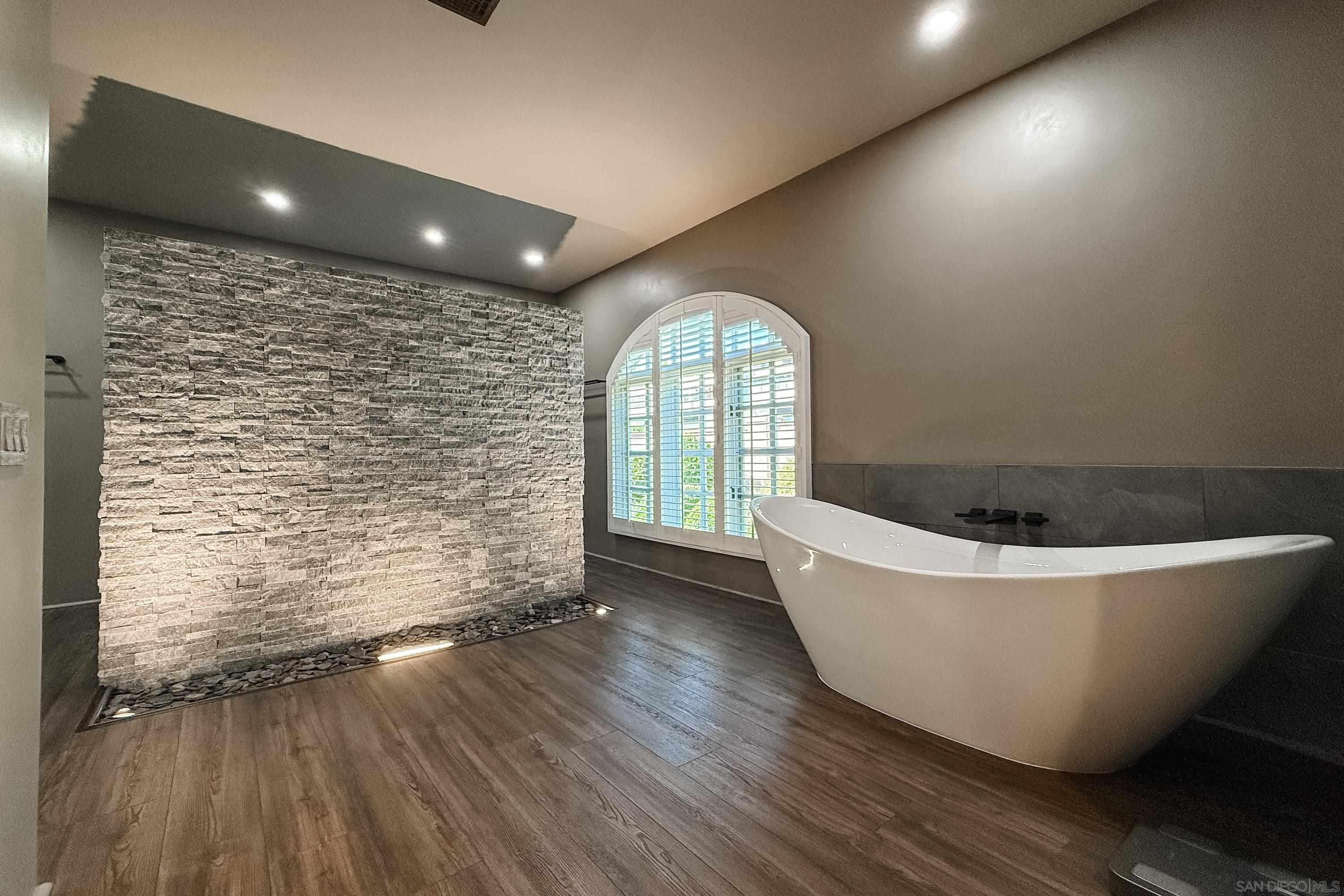 Detail Gallery Image 20 of 30 For 7404  via De Fortuna, Carlsbad,  CA 92009 - 3 Beds | 3 Baths