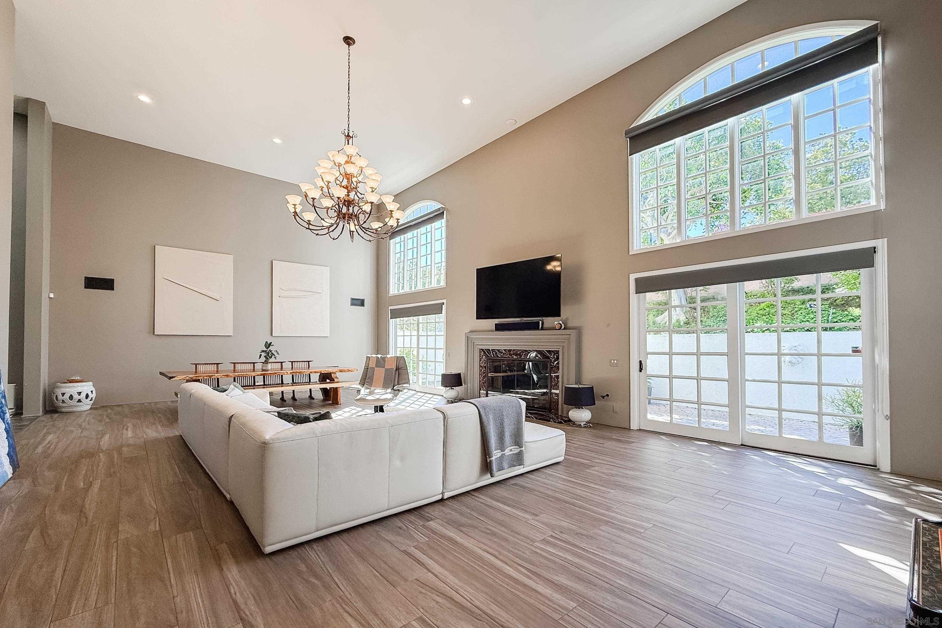 Detail Gallery Image 3 of 30 For 7404  via De Fortuna, Carlsbad,  CA 92009 - 3 Beds | 3 Baths