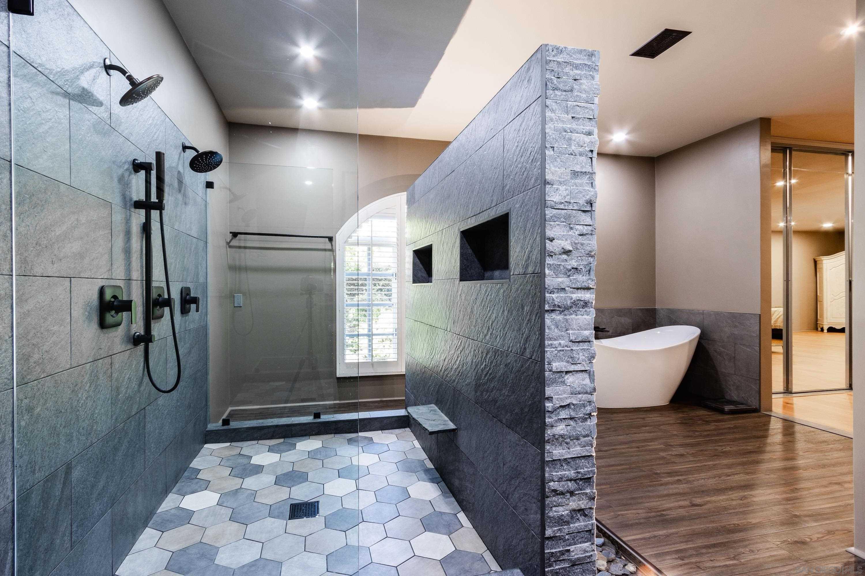 Detail Gallery Image 22 of 30 For 7404  via De Fortuna, Carlsbad,  CA 92009 - 3 Beds | 3 Baths