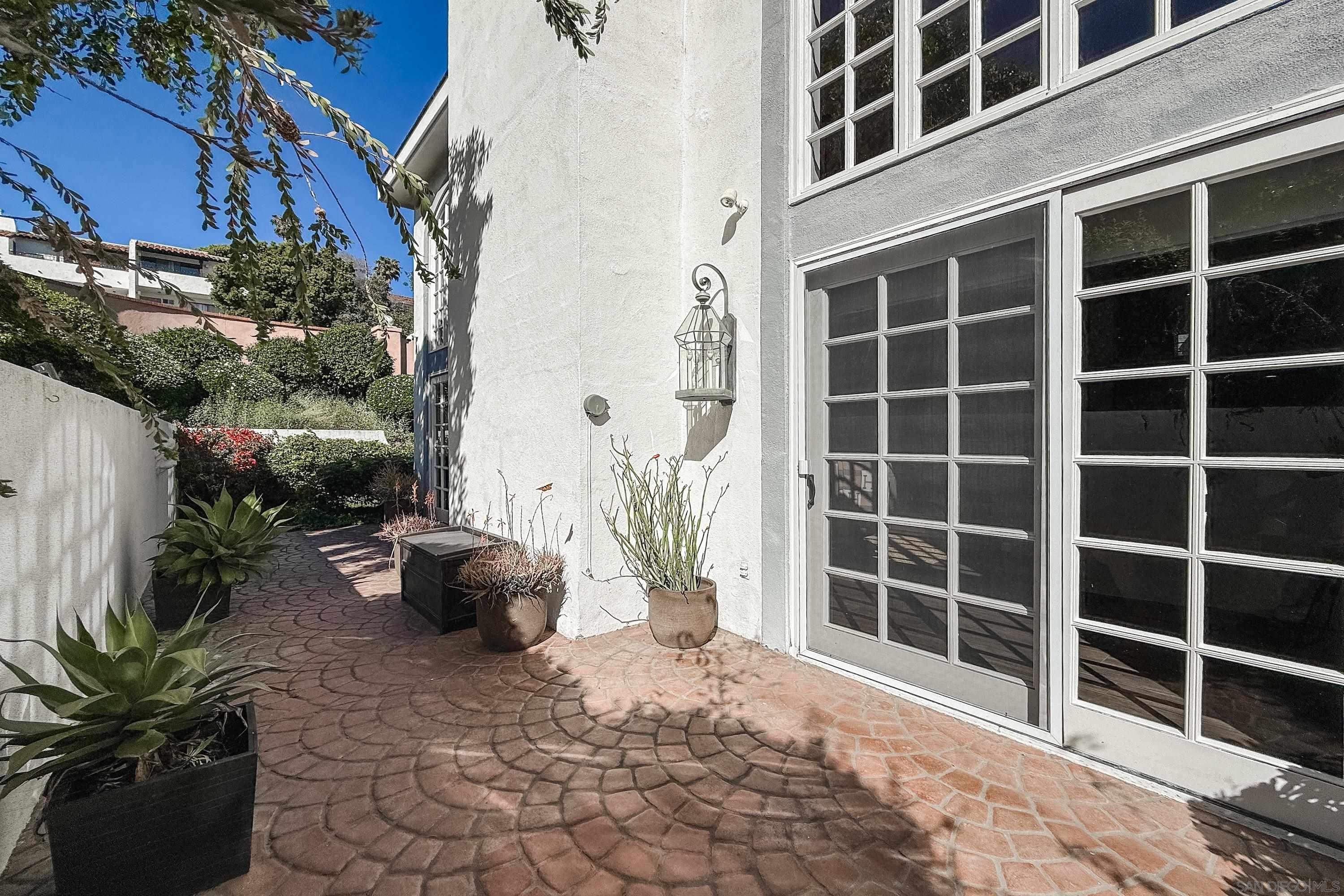 Detail Gallery Image 26 of 30 For 7404  via De Fortuna, Carlsbad,  CA 92009 - 3 Beds | 3 Baths