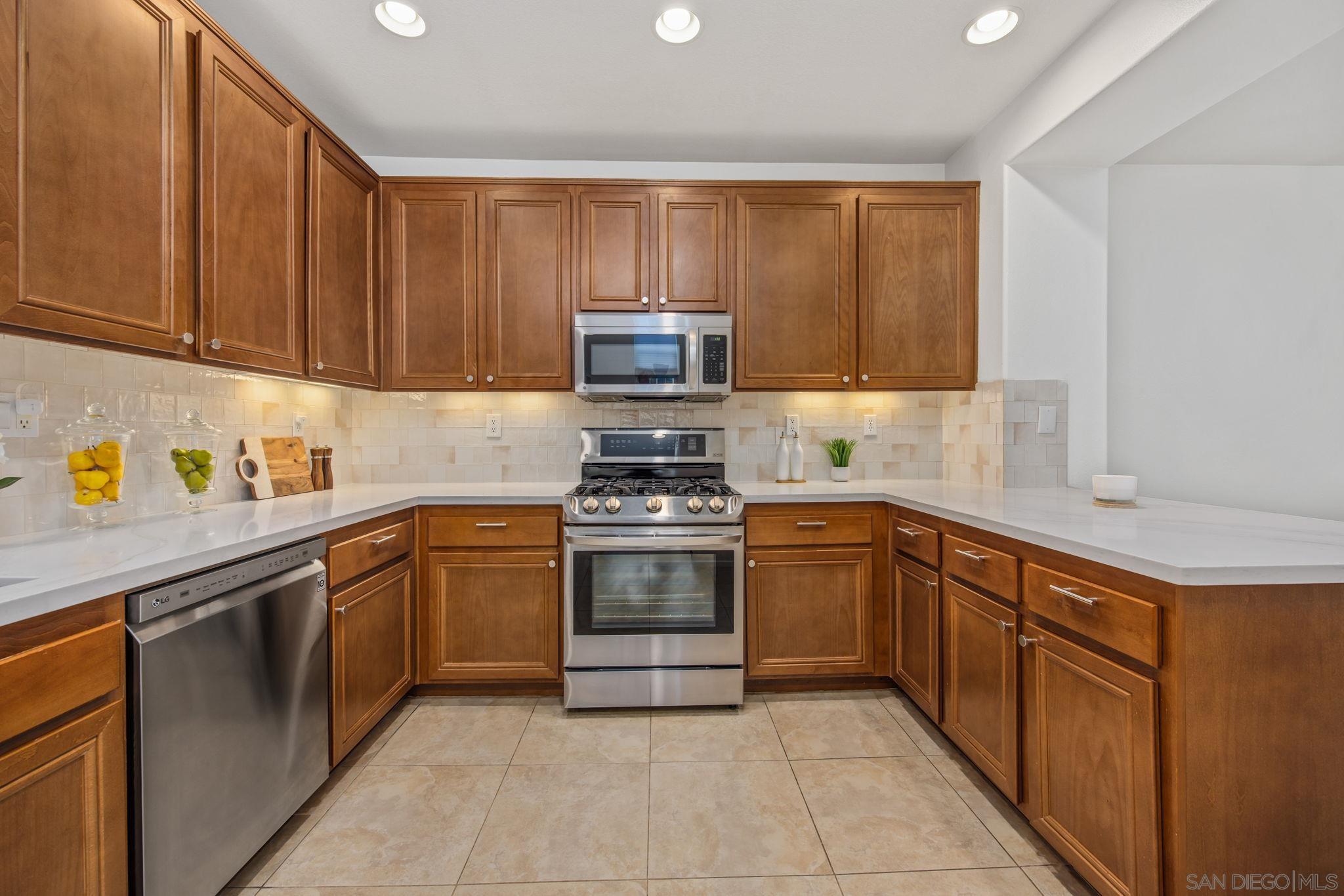 Front Image Thumbnail for SD260008395