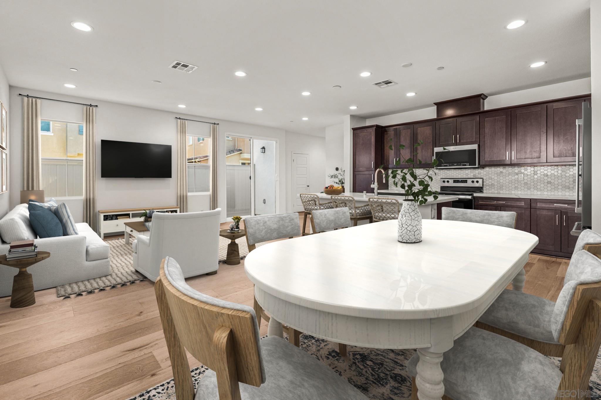 Detail Gallery Image 2 of 35 For 505  Pinedale, Vista,  CA 92081 - 3 Beds | 2/1 Baths