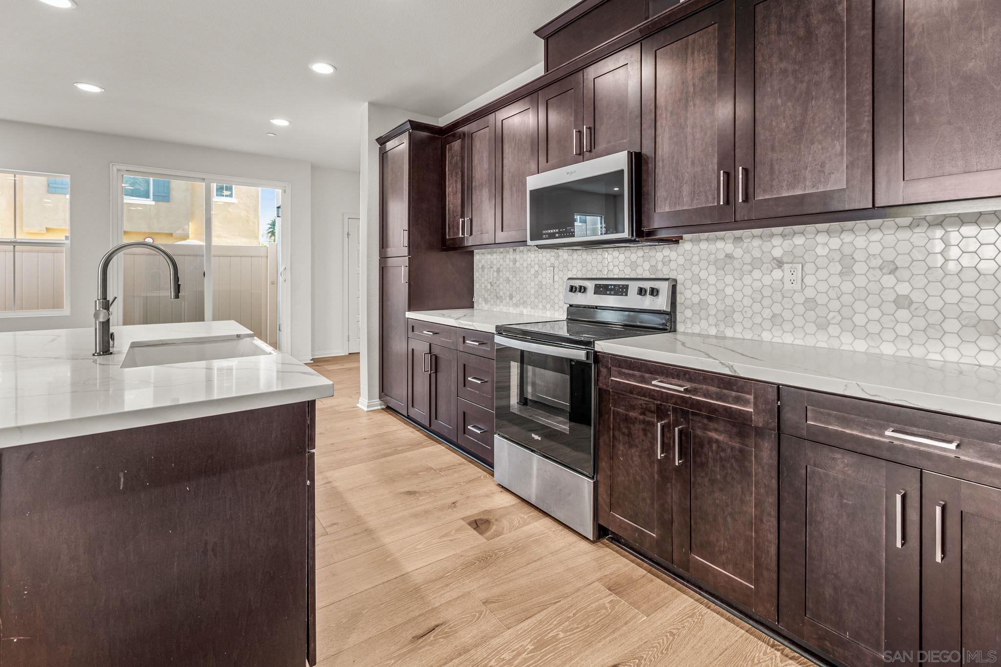 Detail Gallery Image 12 of 35 For 505  Pinedale, Vista,  CA 92081 - 3 Beds | 2/1 Baths