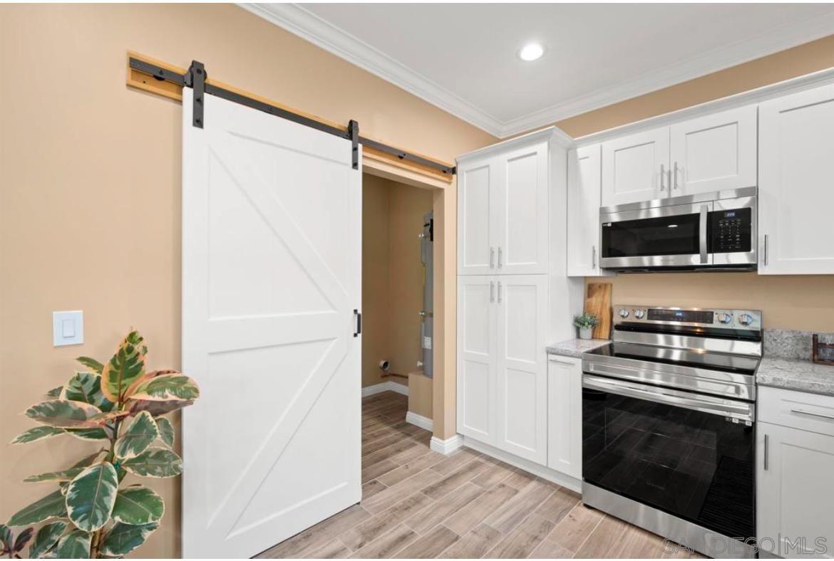 Detail Gallery Image 7 of 20 For 911  Concepcion Ave, Spring Valley,  CA 91977 - 3 Beds | 2/1 Baths