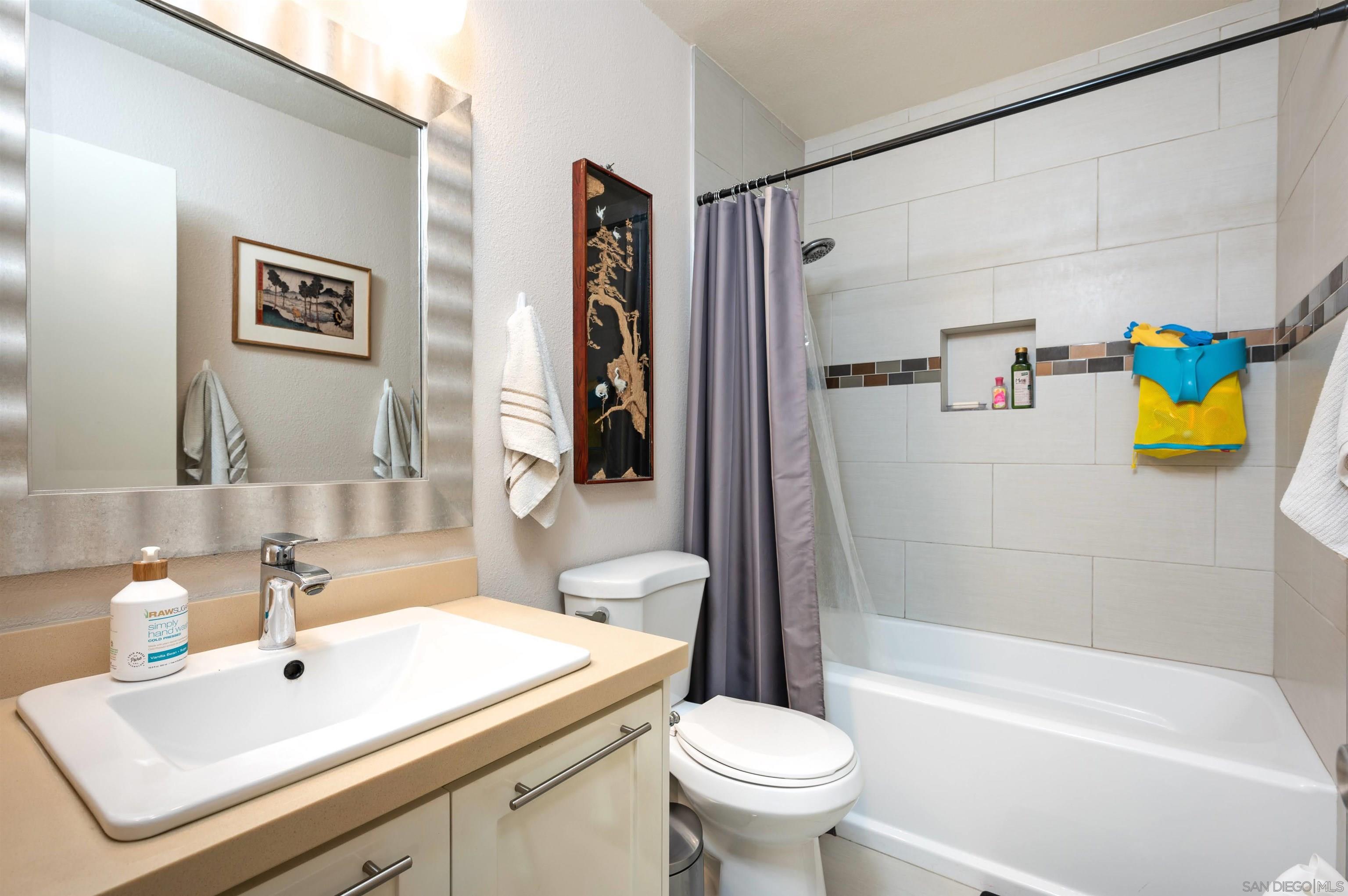 Detail Gallery Image 13 of 23 For 4266  6th, San Diego,  CA 92103 - 2 Beds | 2 Baths